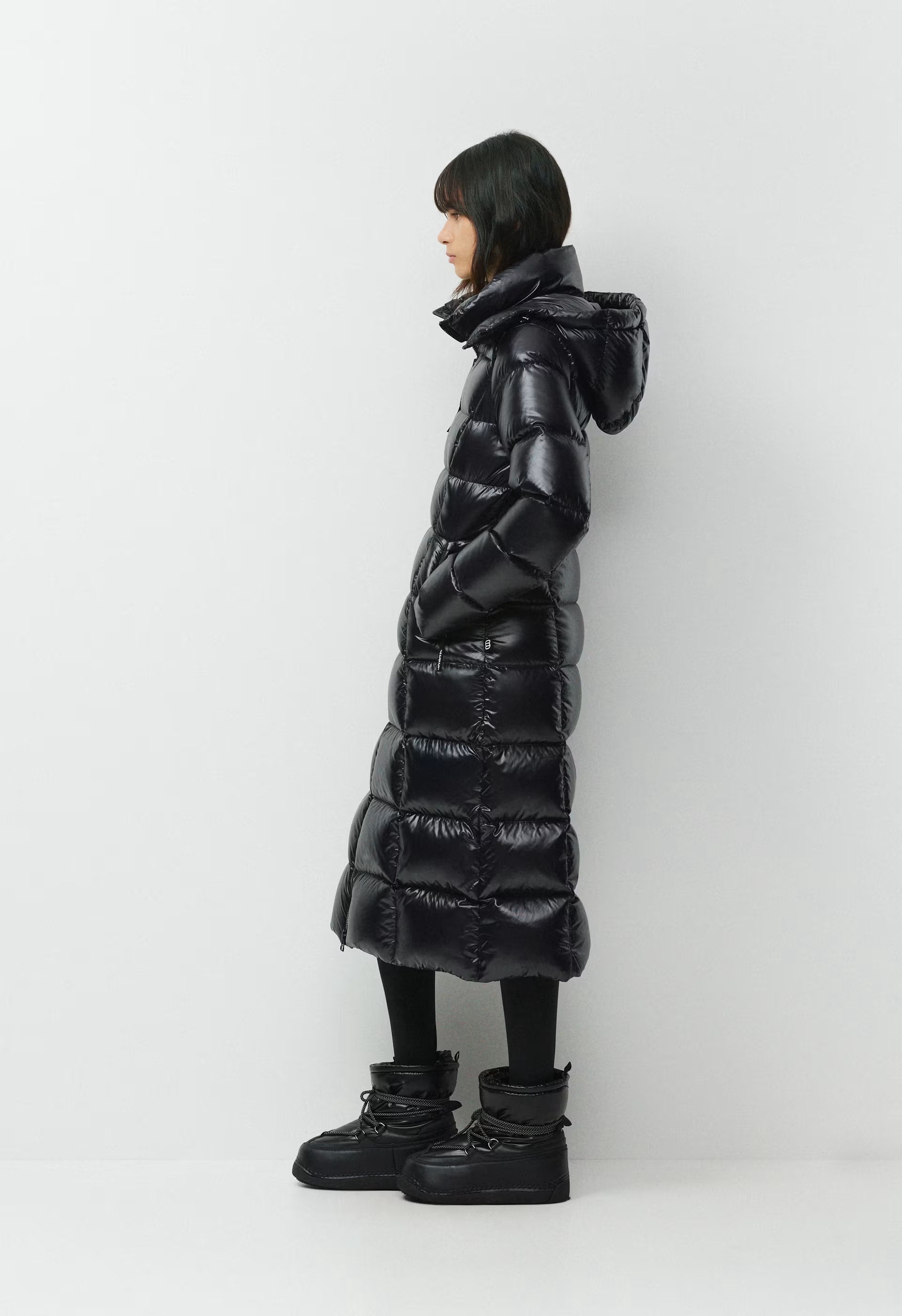 The SuperSnug Puff™ Long - cliMATTE™ - Hi-Gloss - BLACK