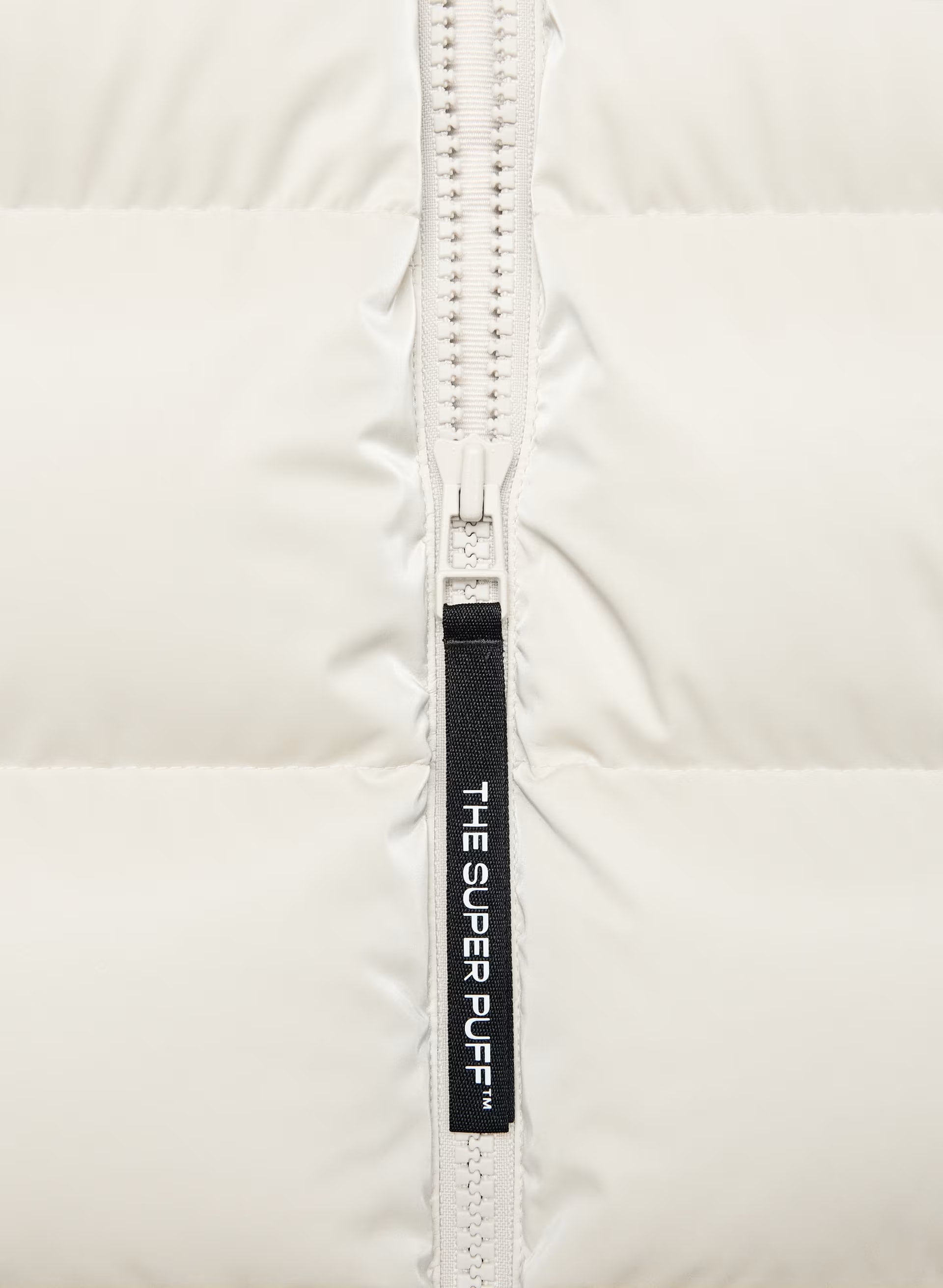 The SuperSnug Puff™ - Liquid Shine - MATTE PEARL