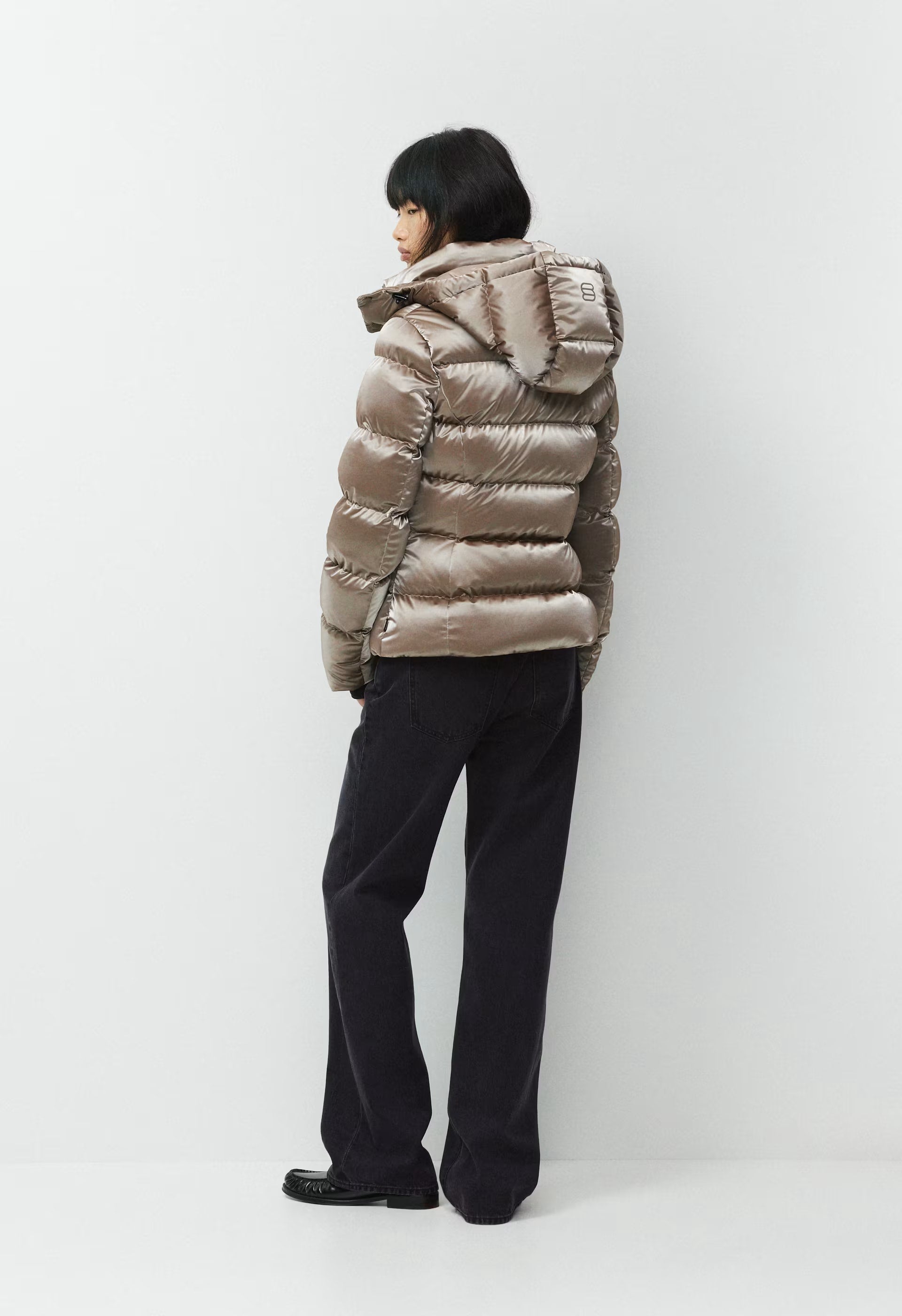 The SuperSnug Puff™ - Liquid Shine - MODERN TAUPE