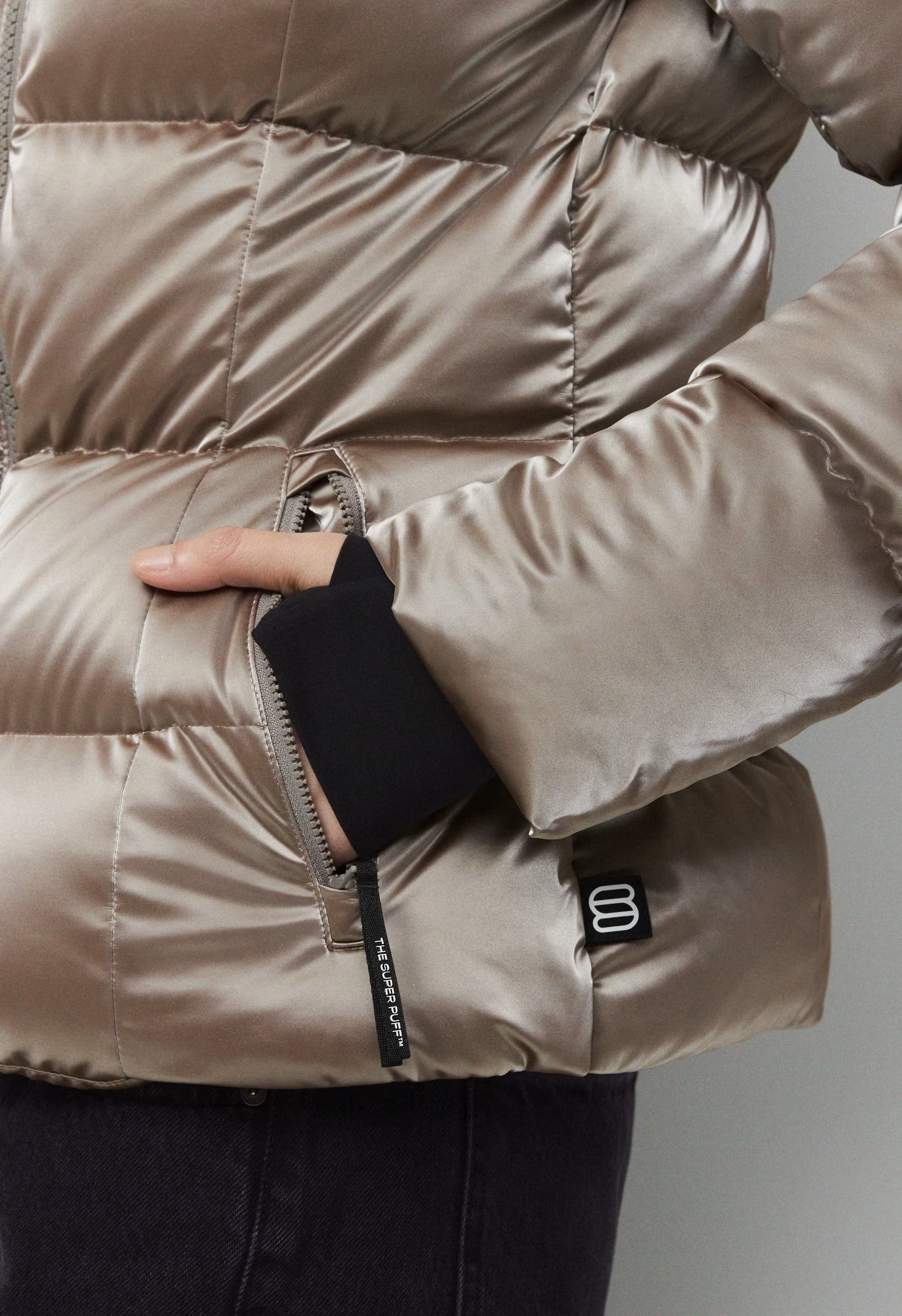 The SuperSnug Puff™ - Liquid Shine - MODERN TAUPE