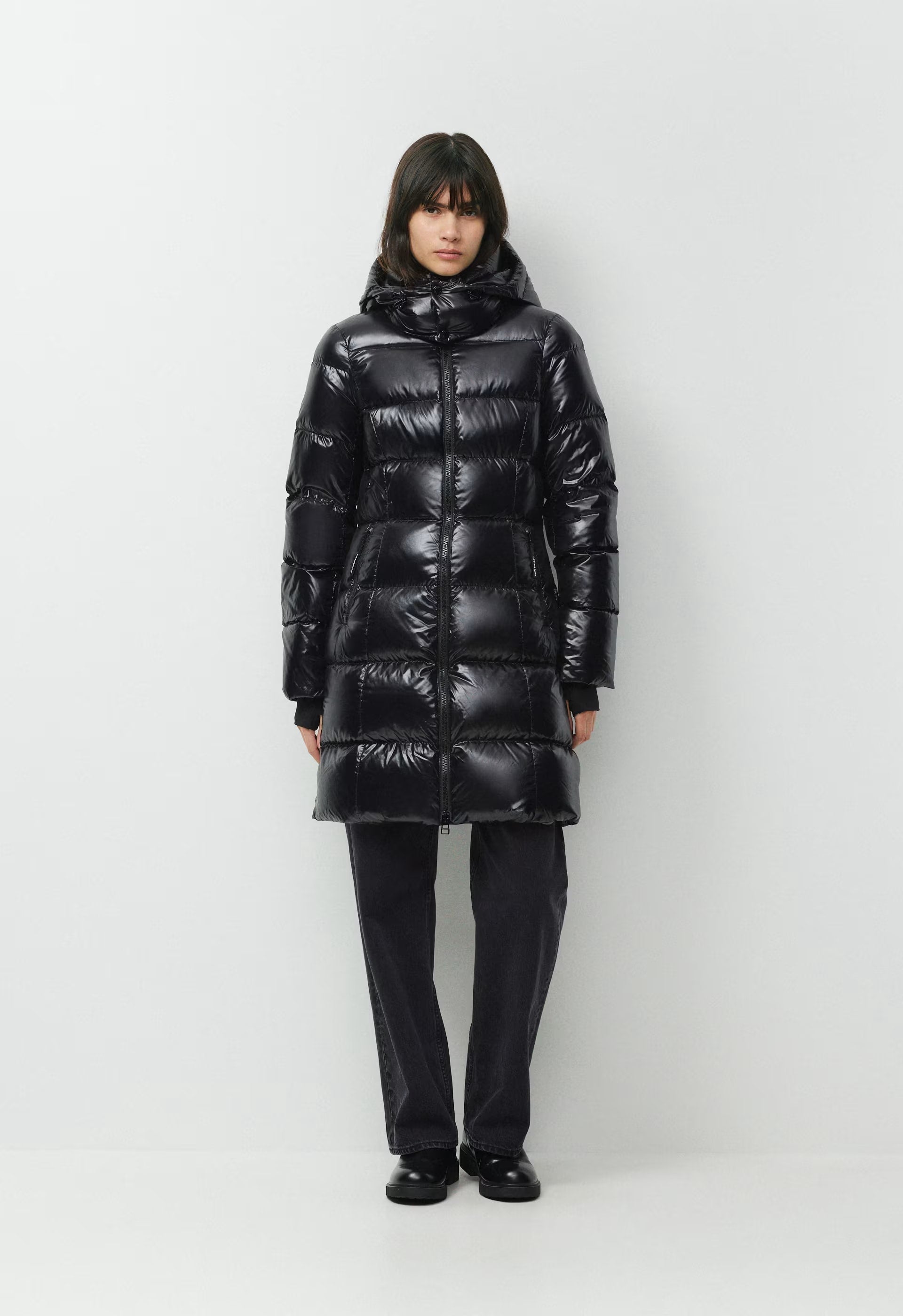 The SuperSnug Puff™ Mid - Hi-Gloss - BLACK