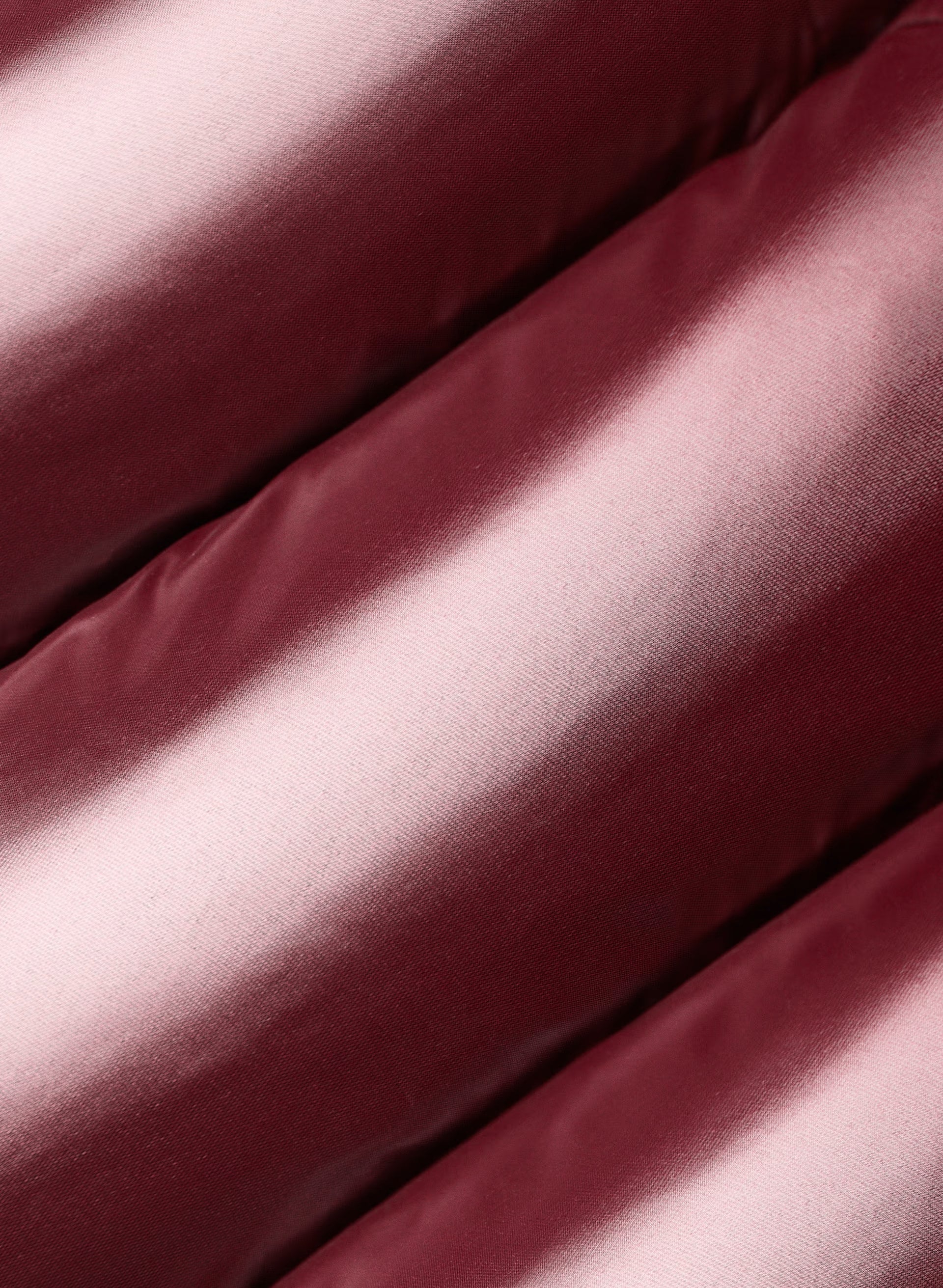 The SuperSnug Puff™ Mid - Hi-Gloss - SUMAC BURGUNDY