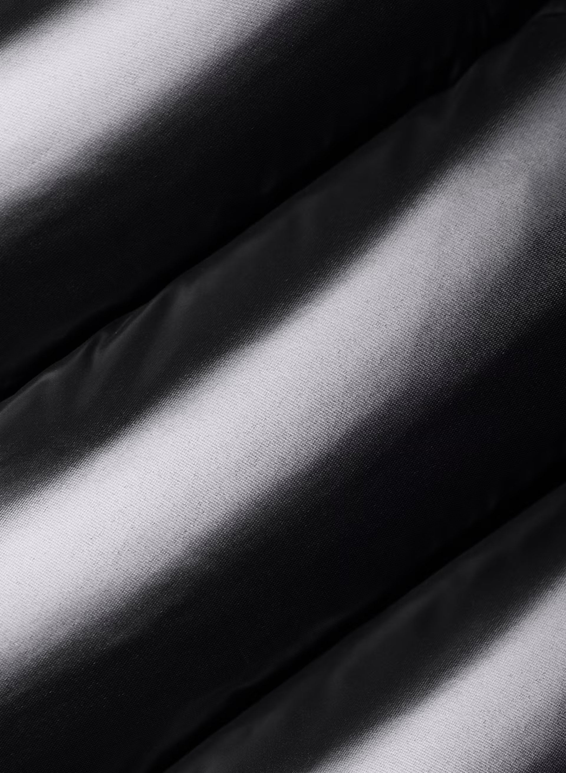 The Super Puff™ Mid - Hi-Gloss - BLACK