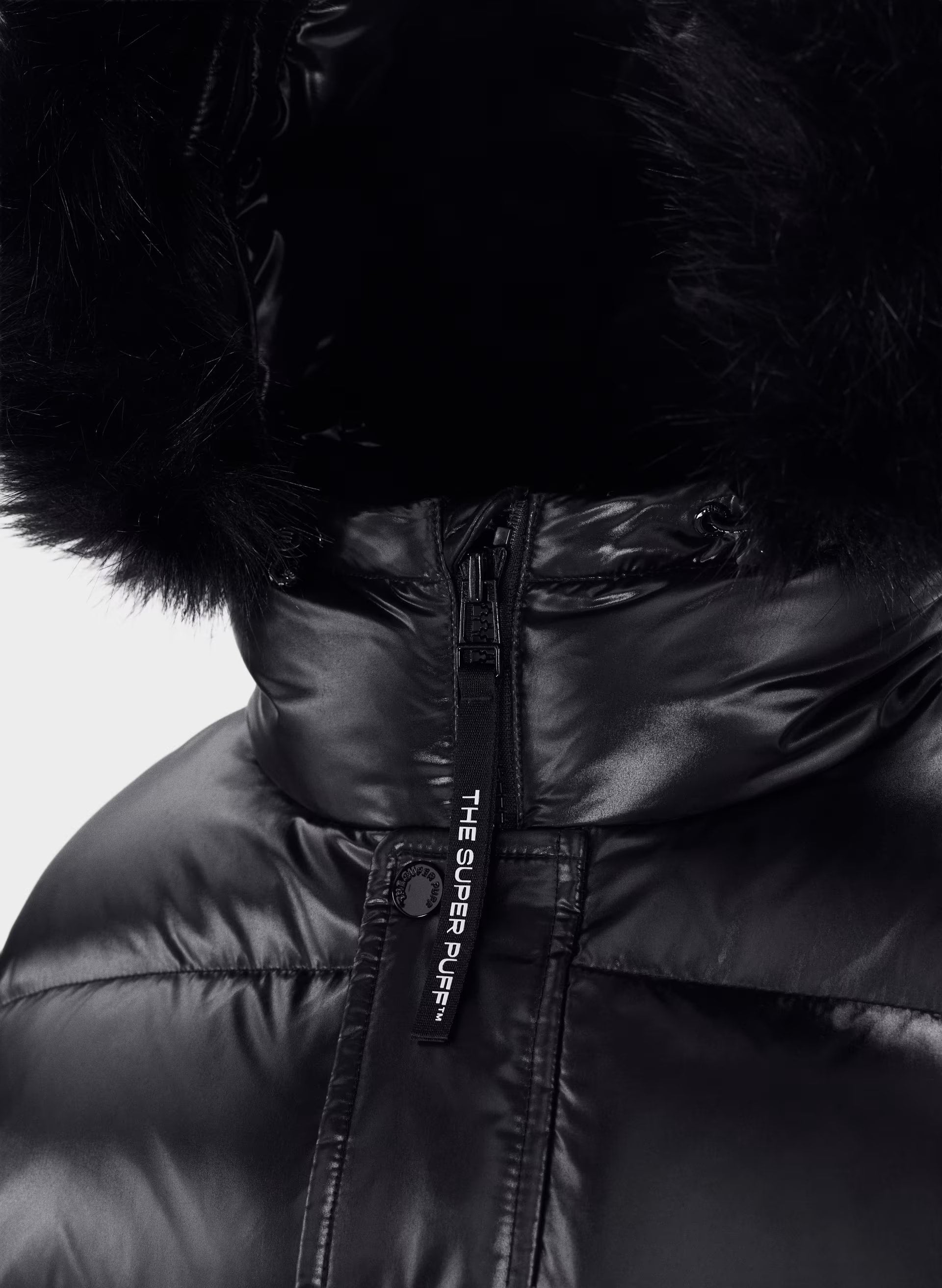 The Super Chalet Puff™ - Hi-Gloss - BLACK/BLACK