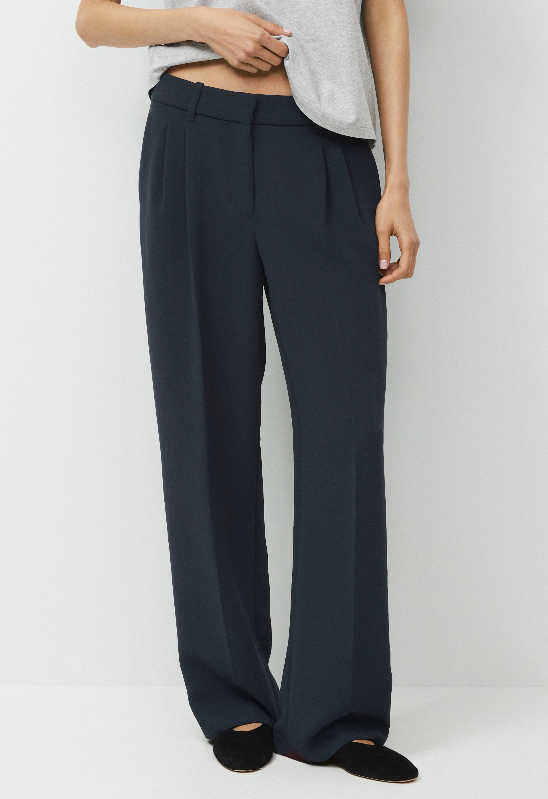 The Effortless Pant™ Lo-Rise - Crepette™ - BLACK