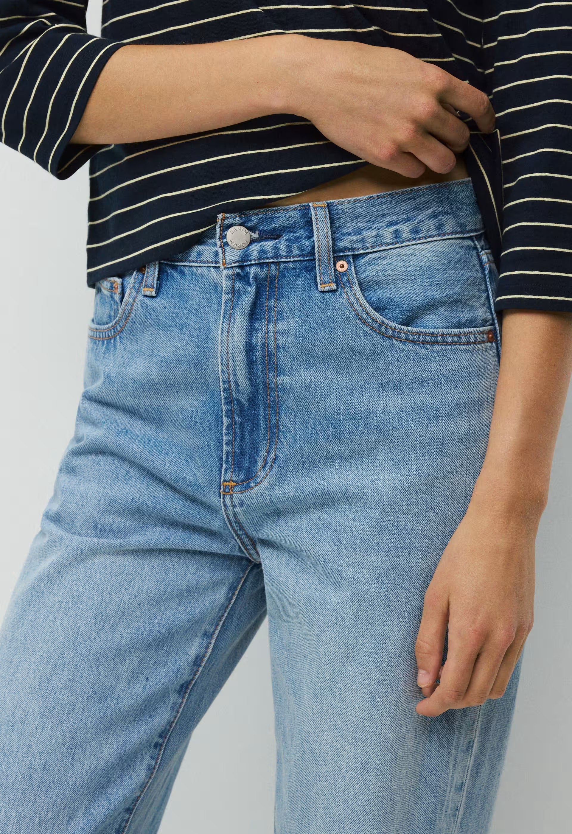 Denim Forum The Farrah Hi-Rise Wide Jean - NO-STRESS DARK BLUE