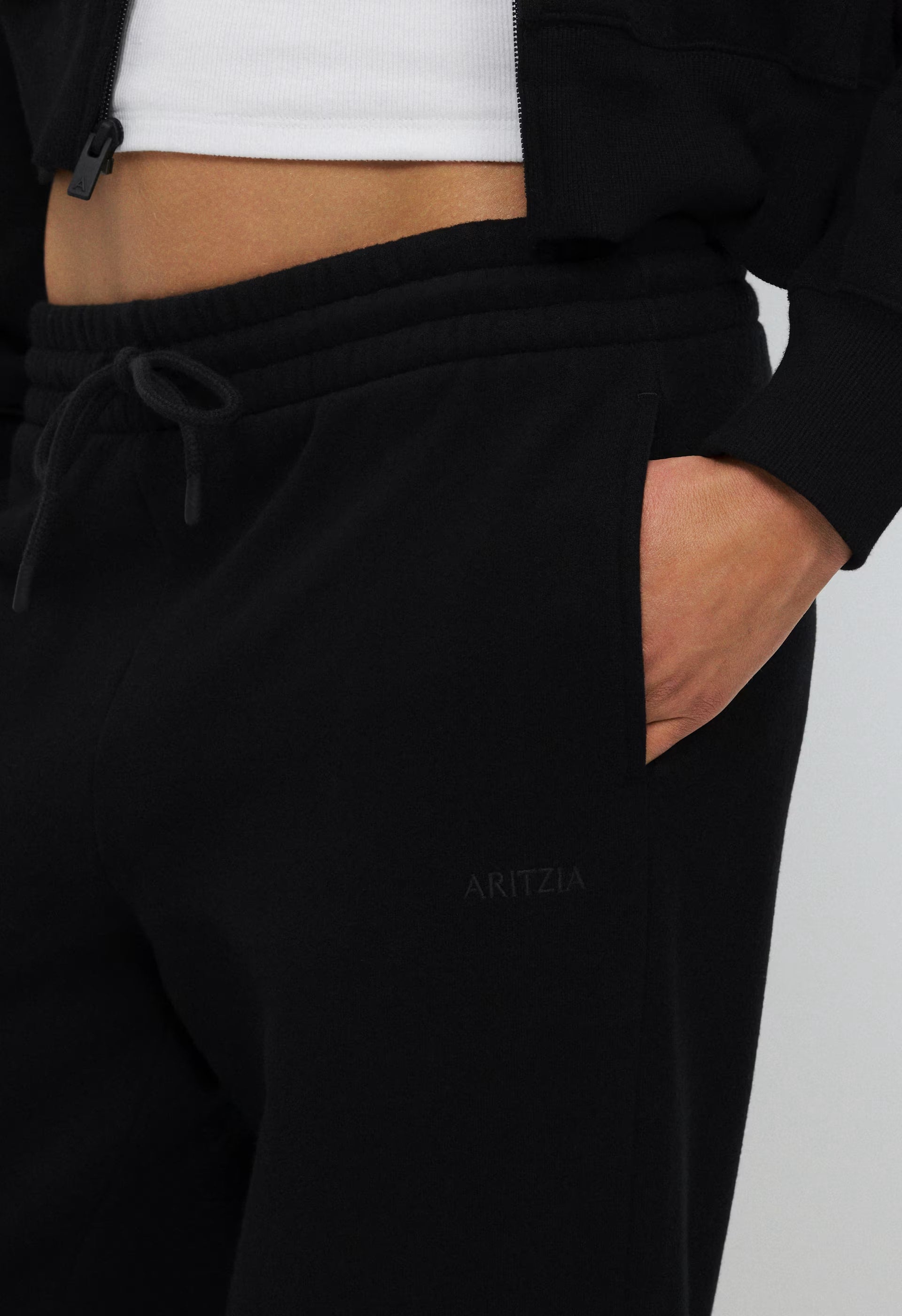 Cozy Sweatfleece Boyfriend Wide Sweatpant - BLACK