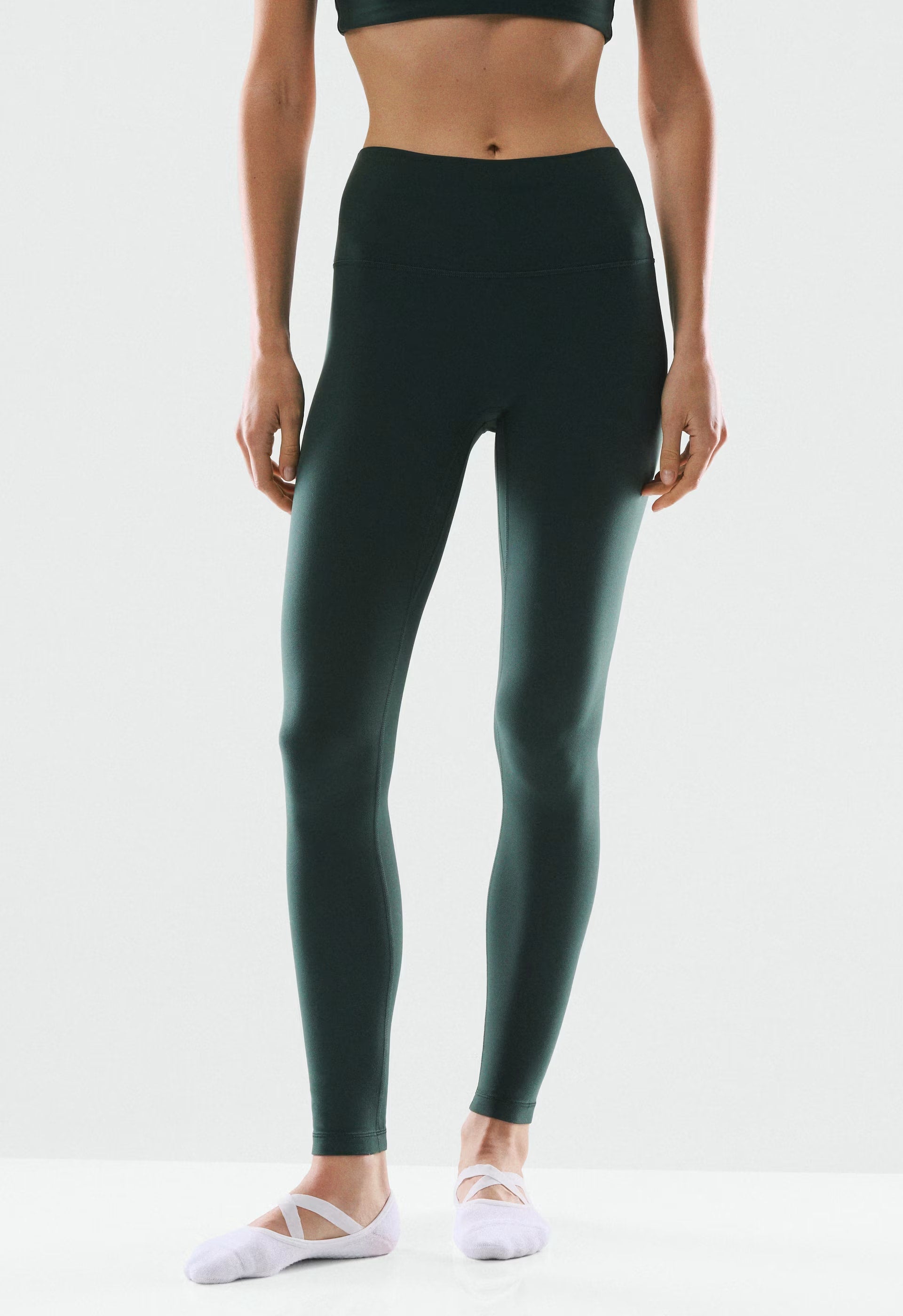 BUTTER Cheeky Infinite Hi-Rise 26 Legging - FIGTREE GREEN