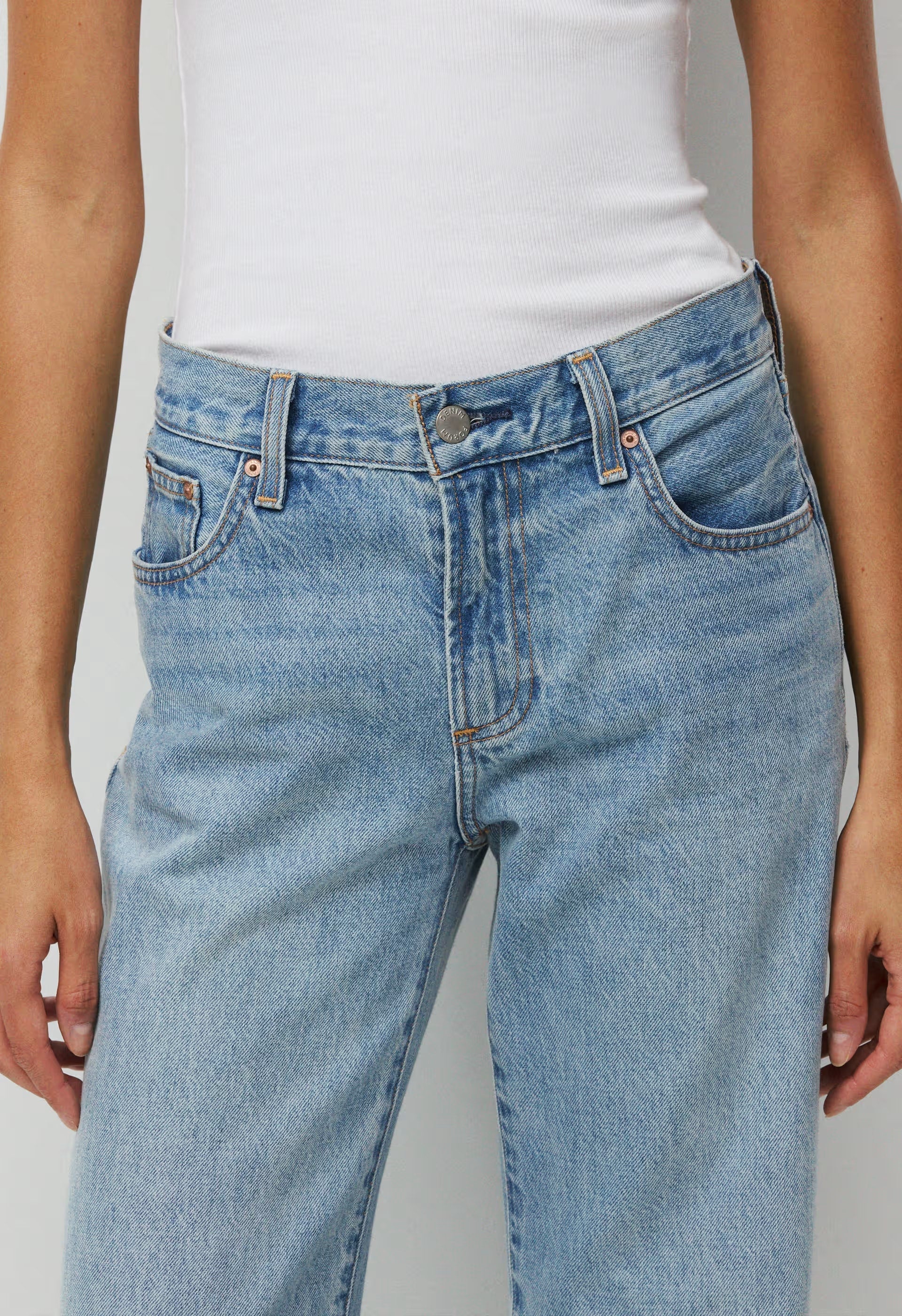 Denim Forum The Farrah Lo-Rise Wide Jean - 7 YRS BLEU TABOO