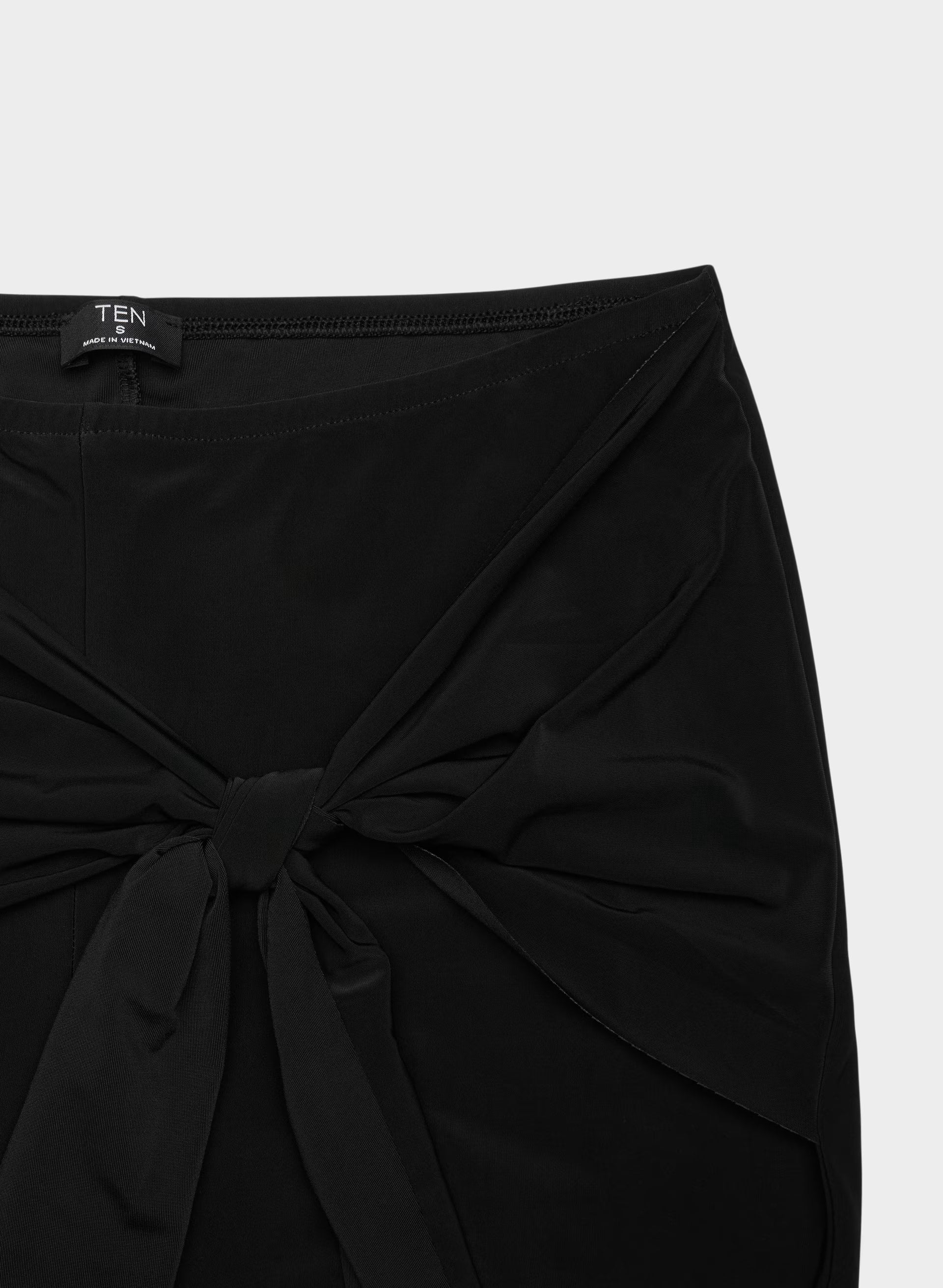 Debut Capri - BLACK