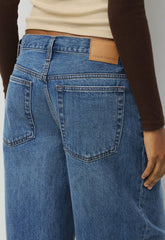 Denim Forum 003 Relaxed Lo-Rise Baggy Jean - 5 YRS KISS N TELL BLEU