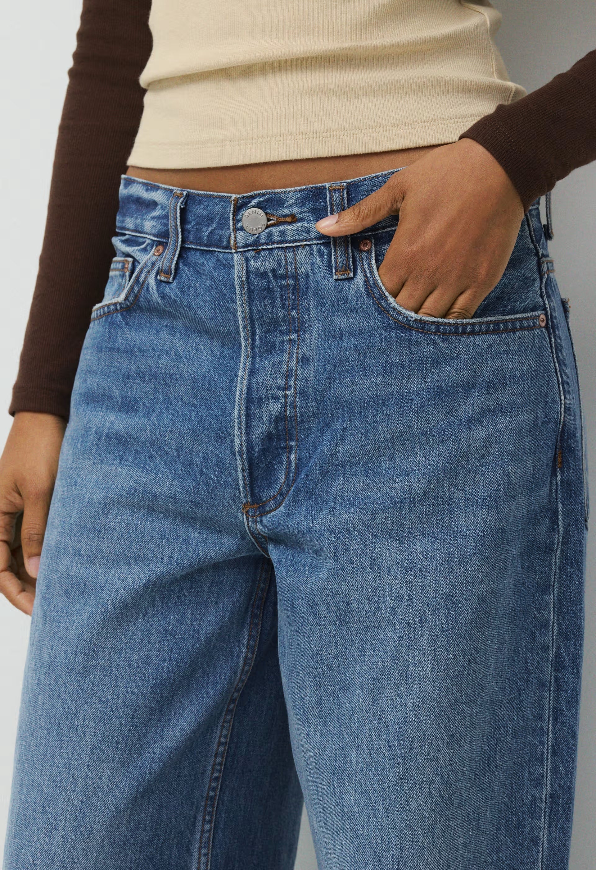 Denim Forum 003 Relaxed Lo-Rise Baggy Jean - 5 YRS KISS N TELL BLEU
