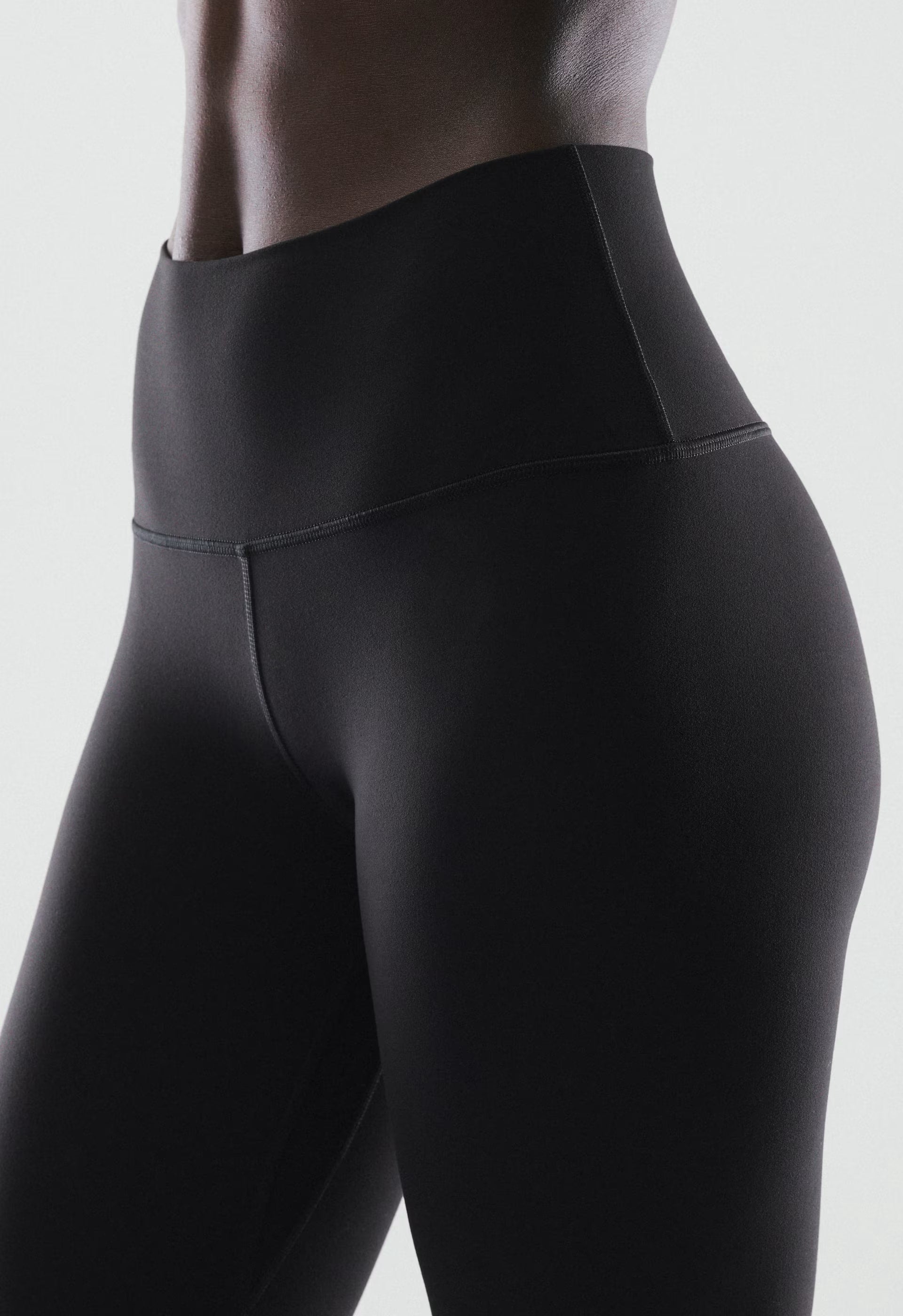 BUTTER Cheeky Hi-Rise Stirrup Legging - BLACK