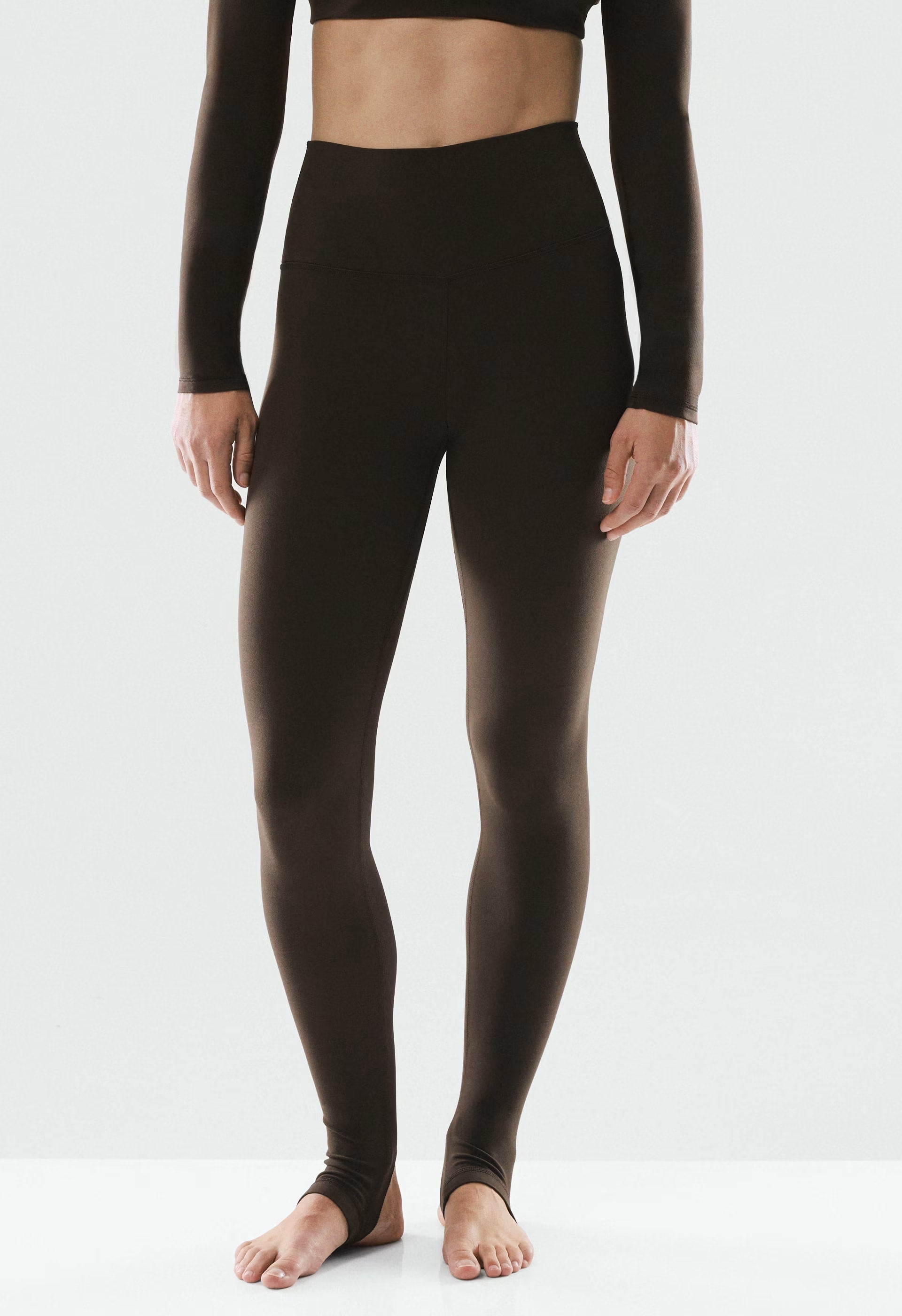 BUTTER Cheeky Hi-Rise Stirrup Legging - CACAO NIB BROWN