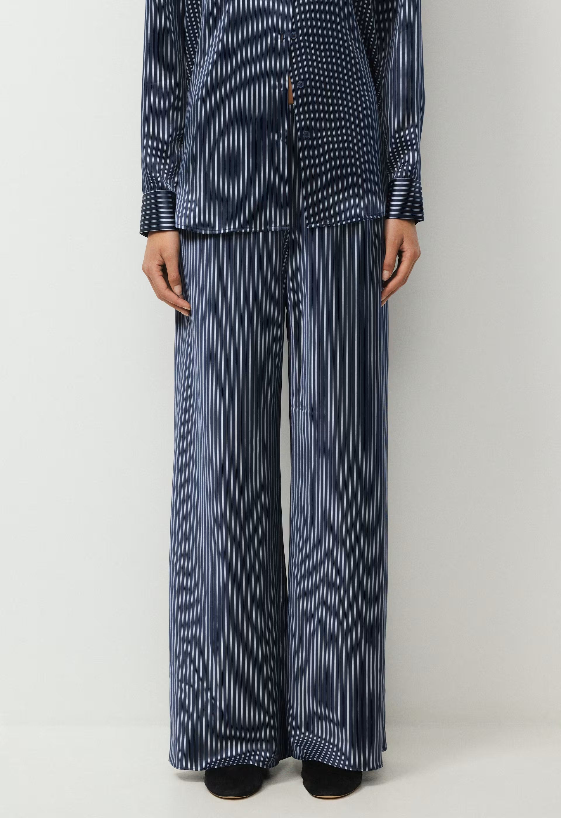 Express Silk Pant - ADMRL NVY/ SSD CRM