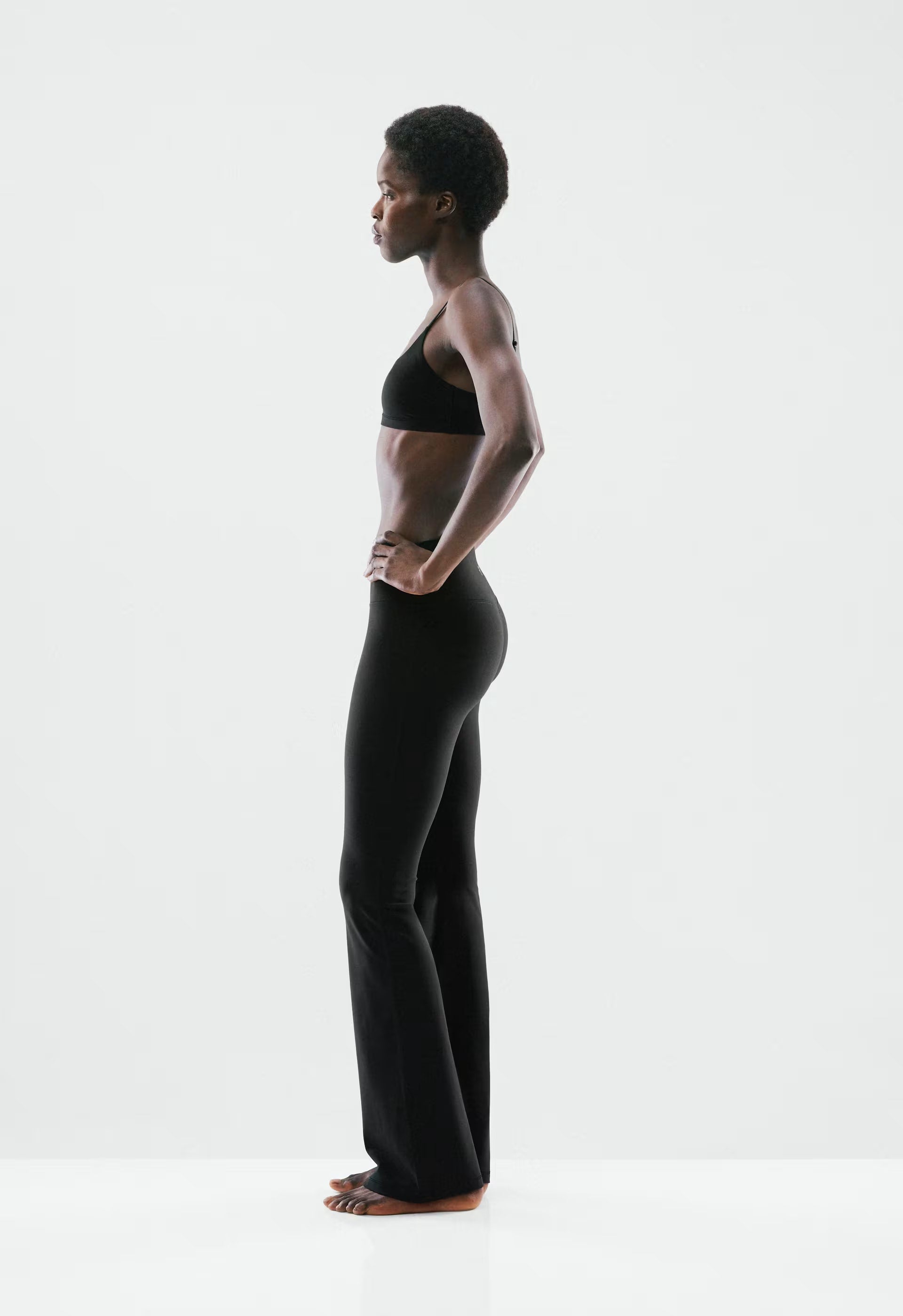 BUTTER Cheeky Infinite Hi Flare 34 Legging - BLACK