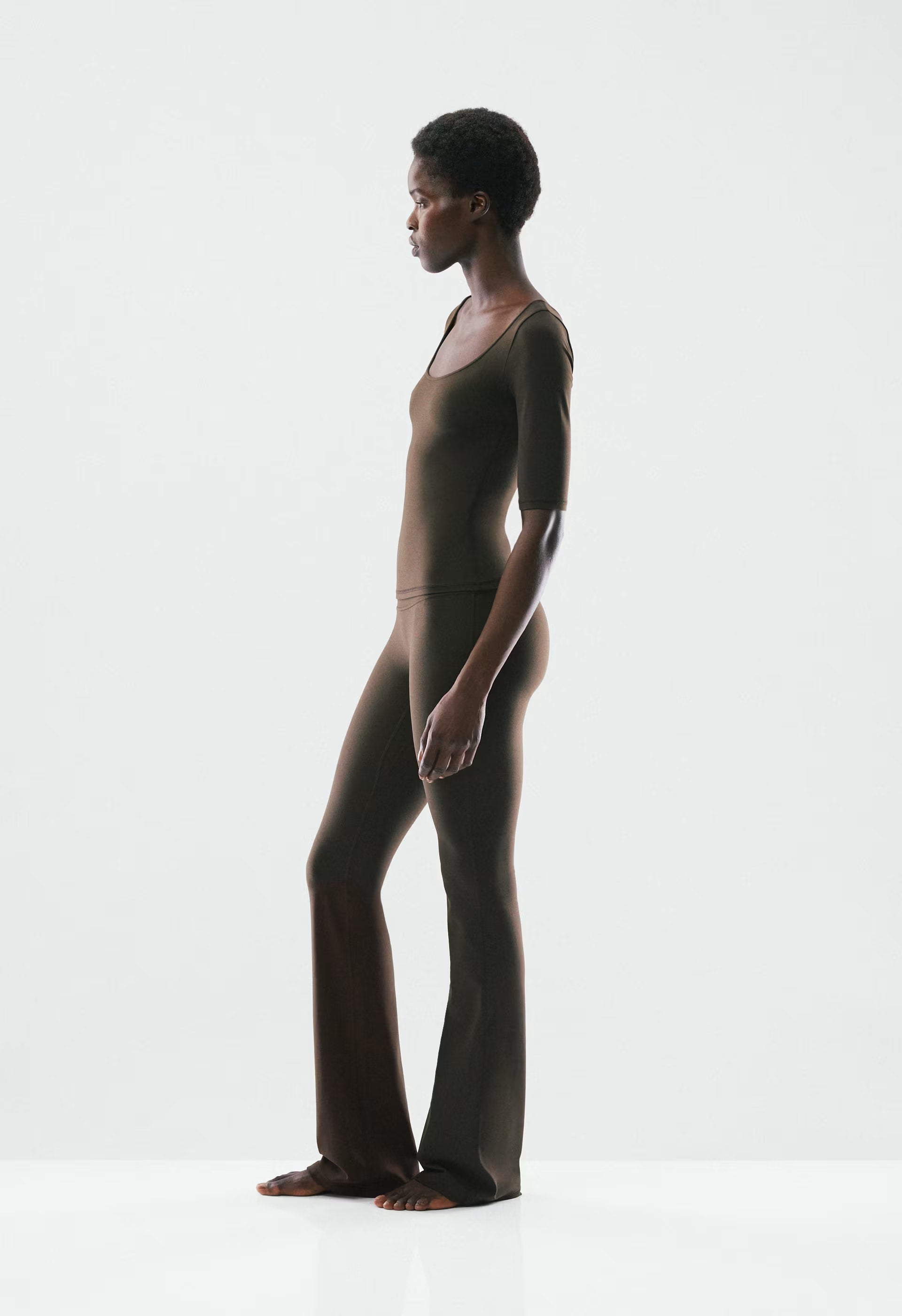 BUTTER Cheeky Infinite Hi Flare 34 Legging - CACAO NIB BROWN