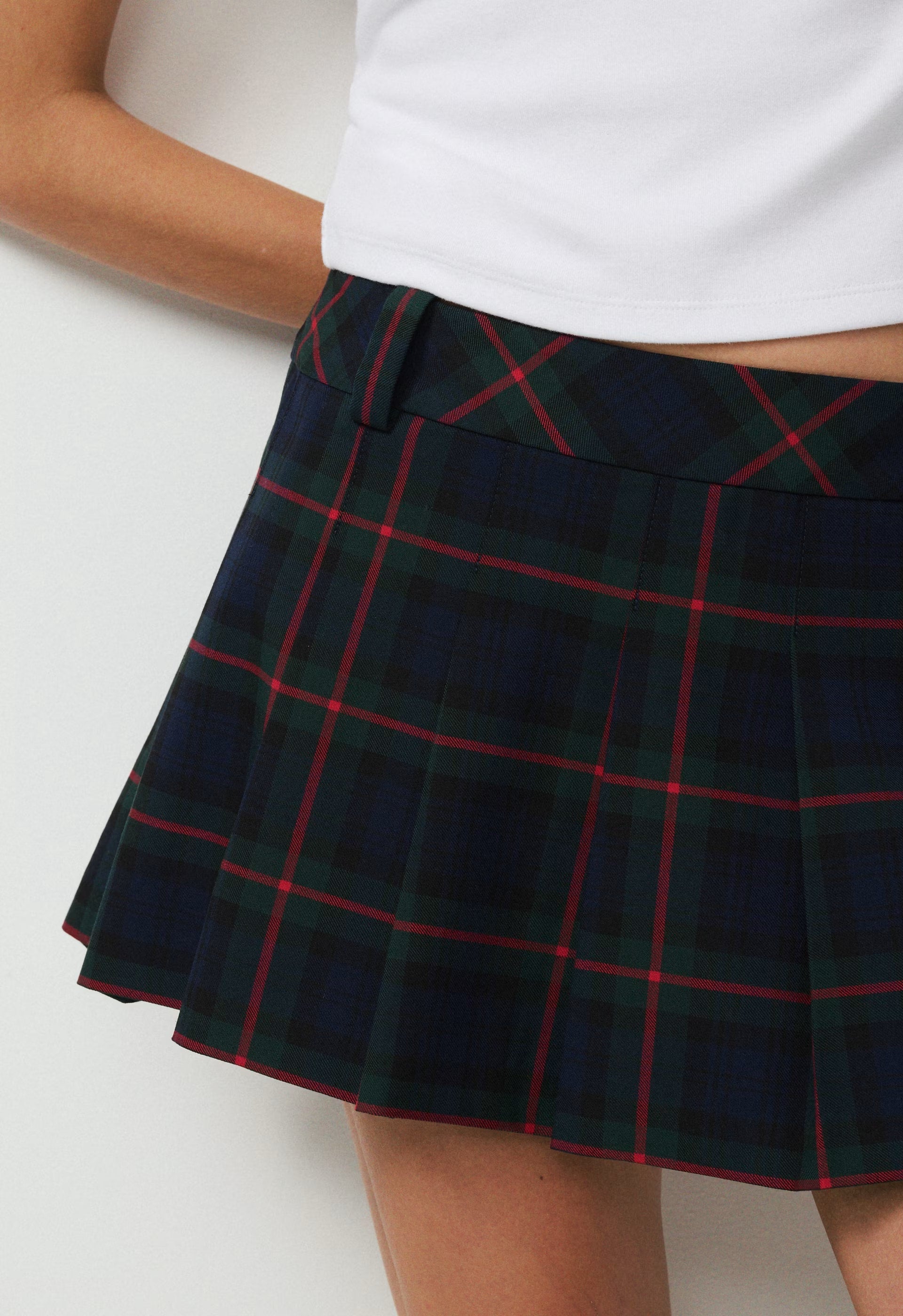 Olive Super Lo-Rise Micro Skort - FGTR GRN/ADMRL NVY
