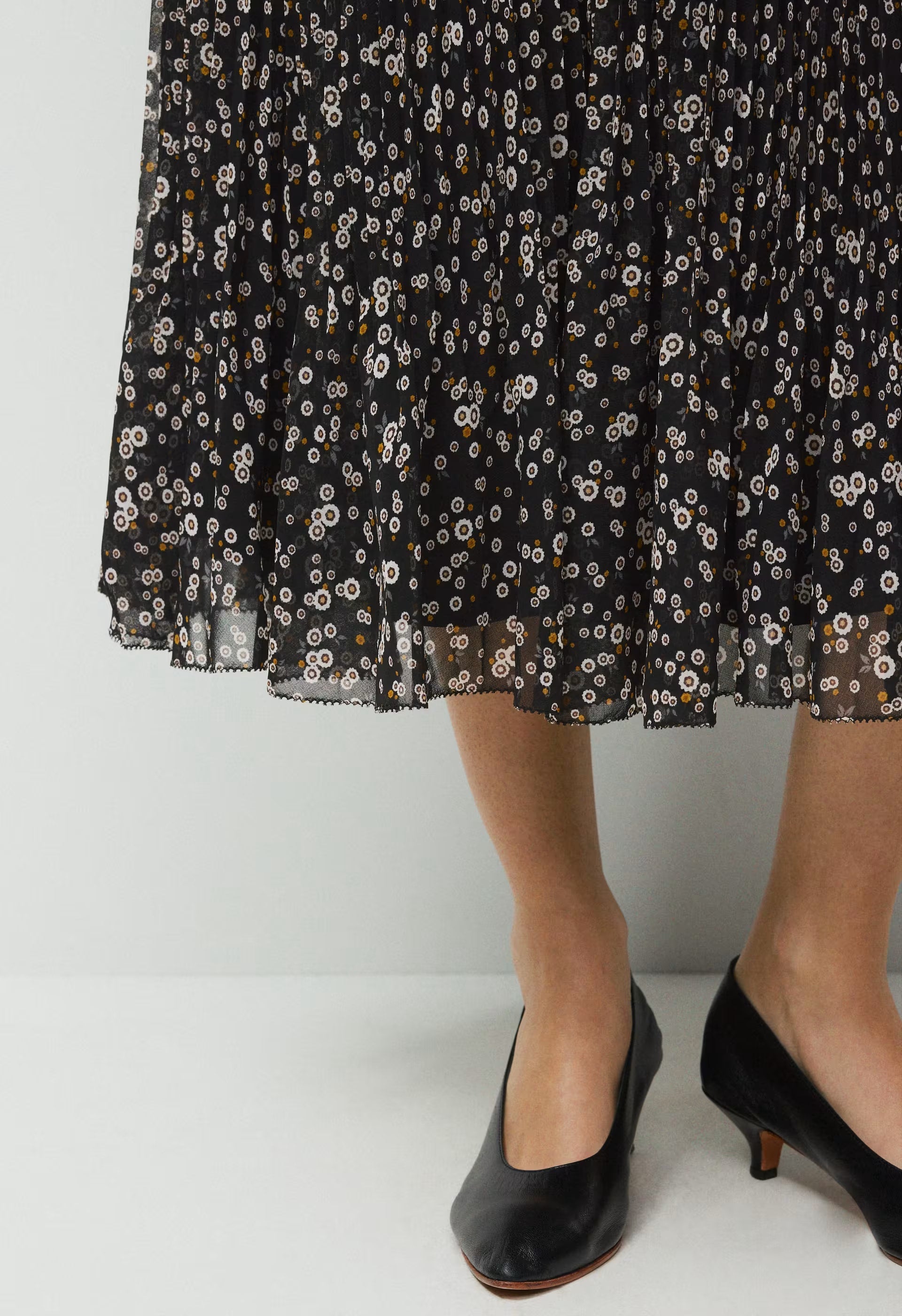 Twirl Skirt - BLACK/BIRCH