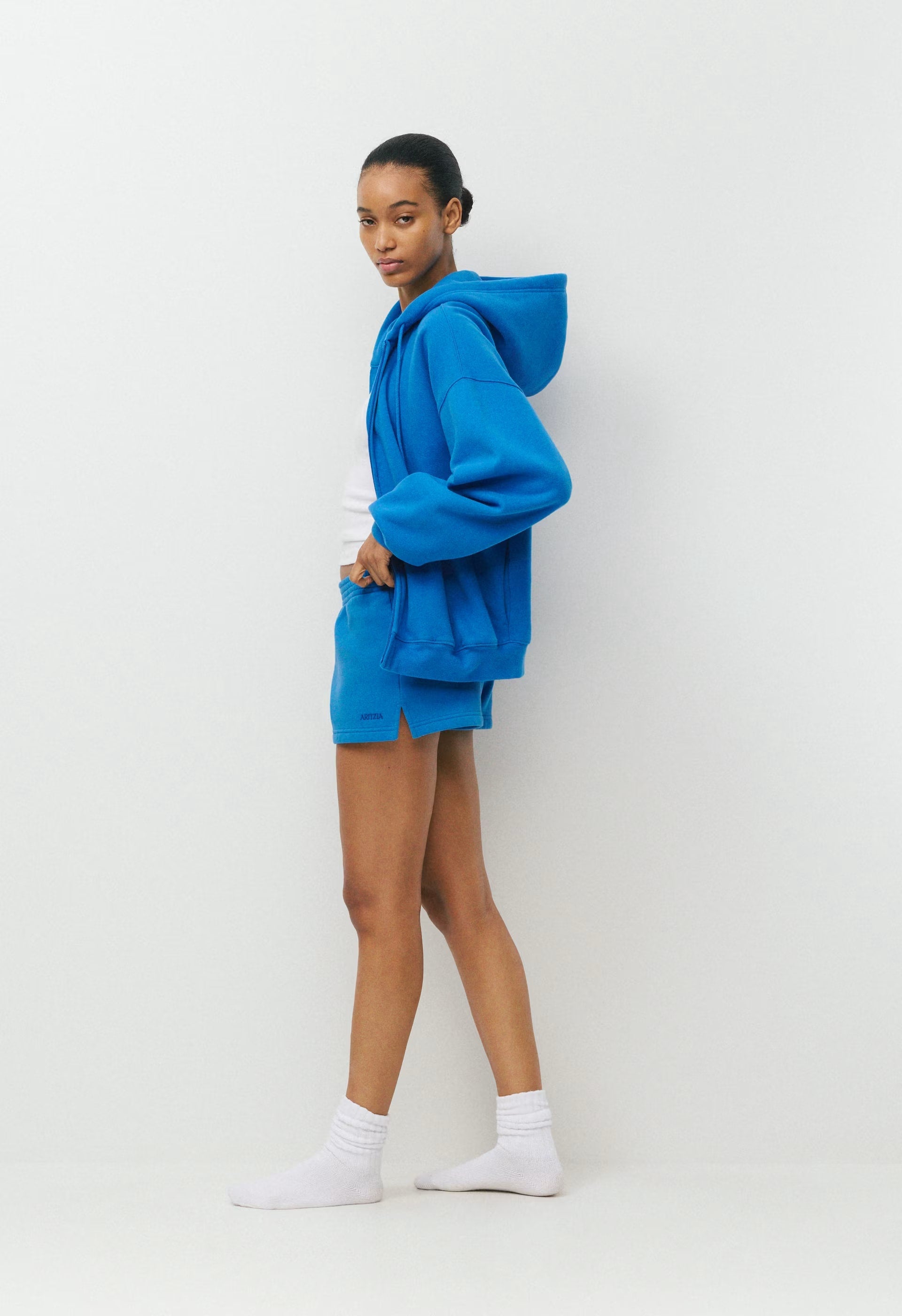 Cozy Sweatfleece Perfect Micro Short - WHITE