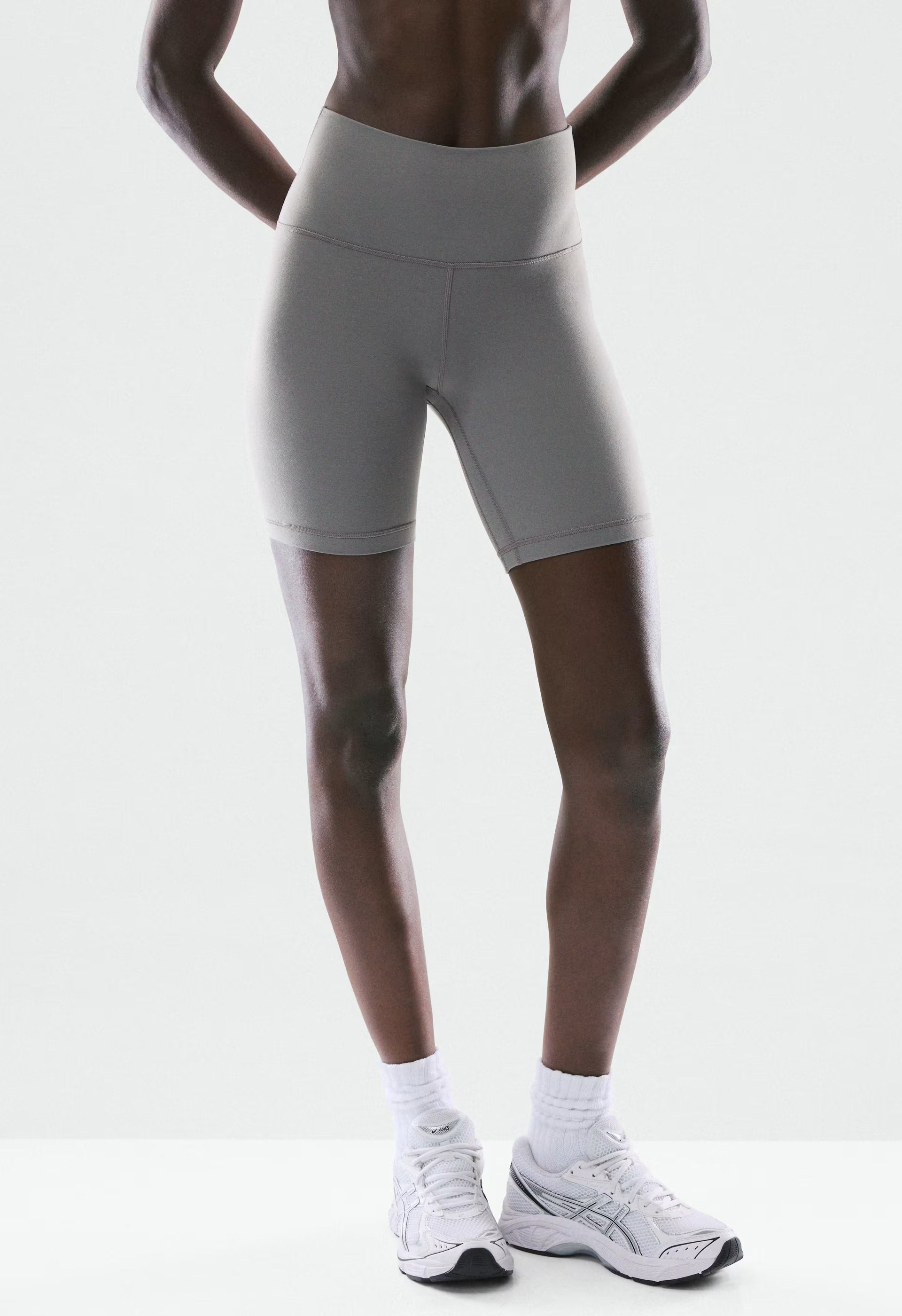 BUTTER Cheeky Hi-Rise 7 Short - DARK GREY