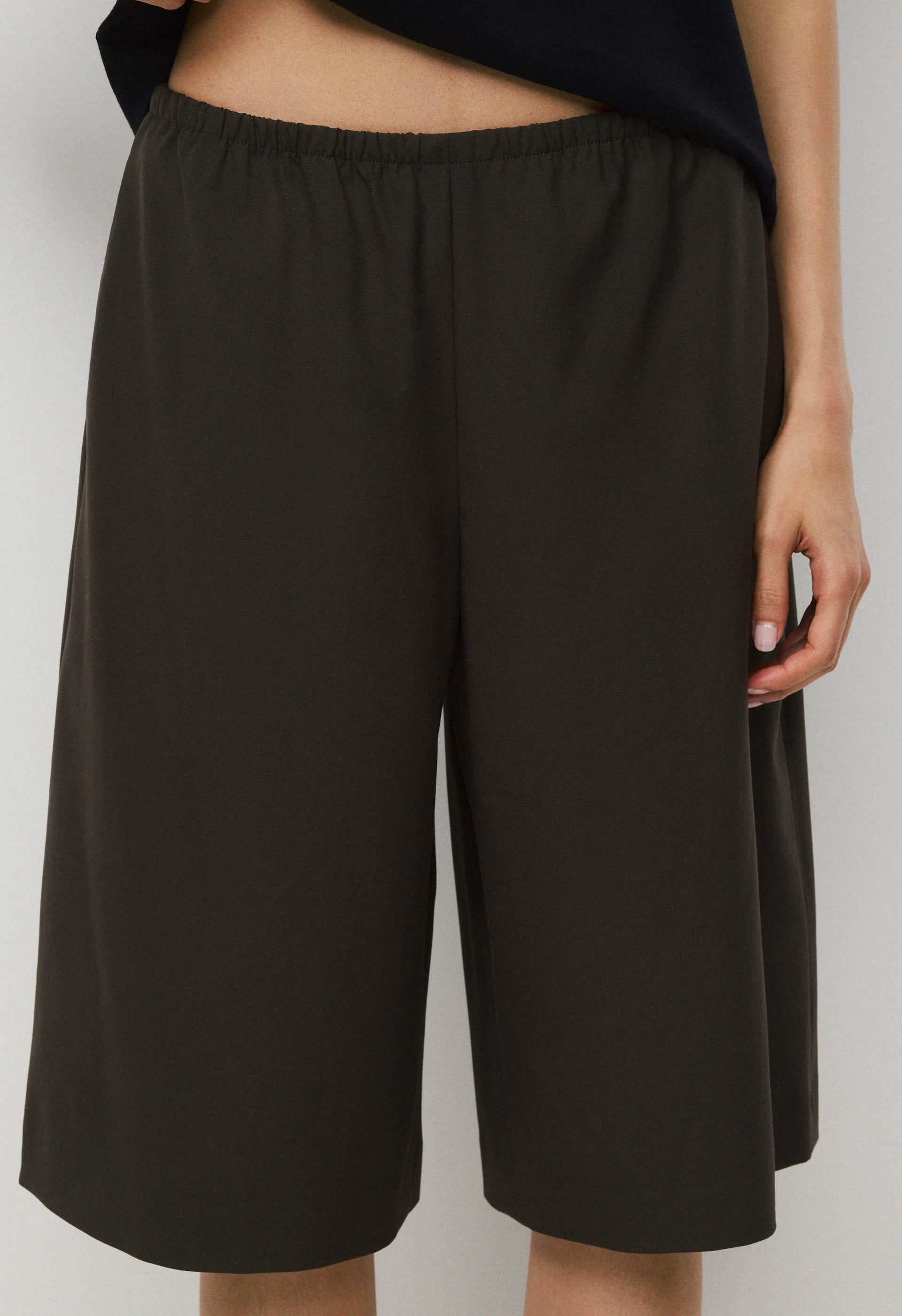 Maven Short - Eversential™ Light - CACAO NIB BROWN