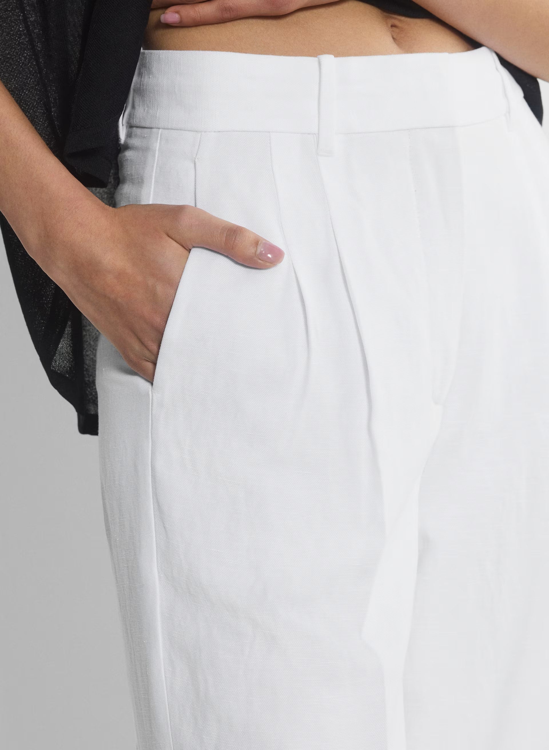The Effortless Pant™ Cropped - CruiseLinen™ - WHITE