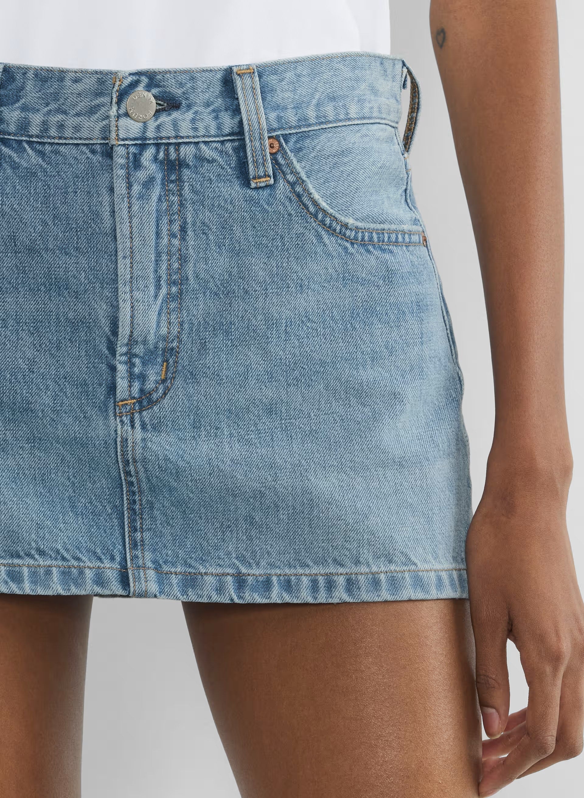 Denim Forum The ‘90s Vintage Micro Denim Skirt - 7 YRS BLEU TABOO