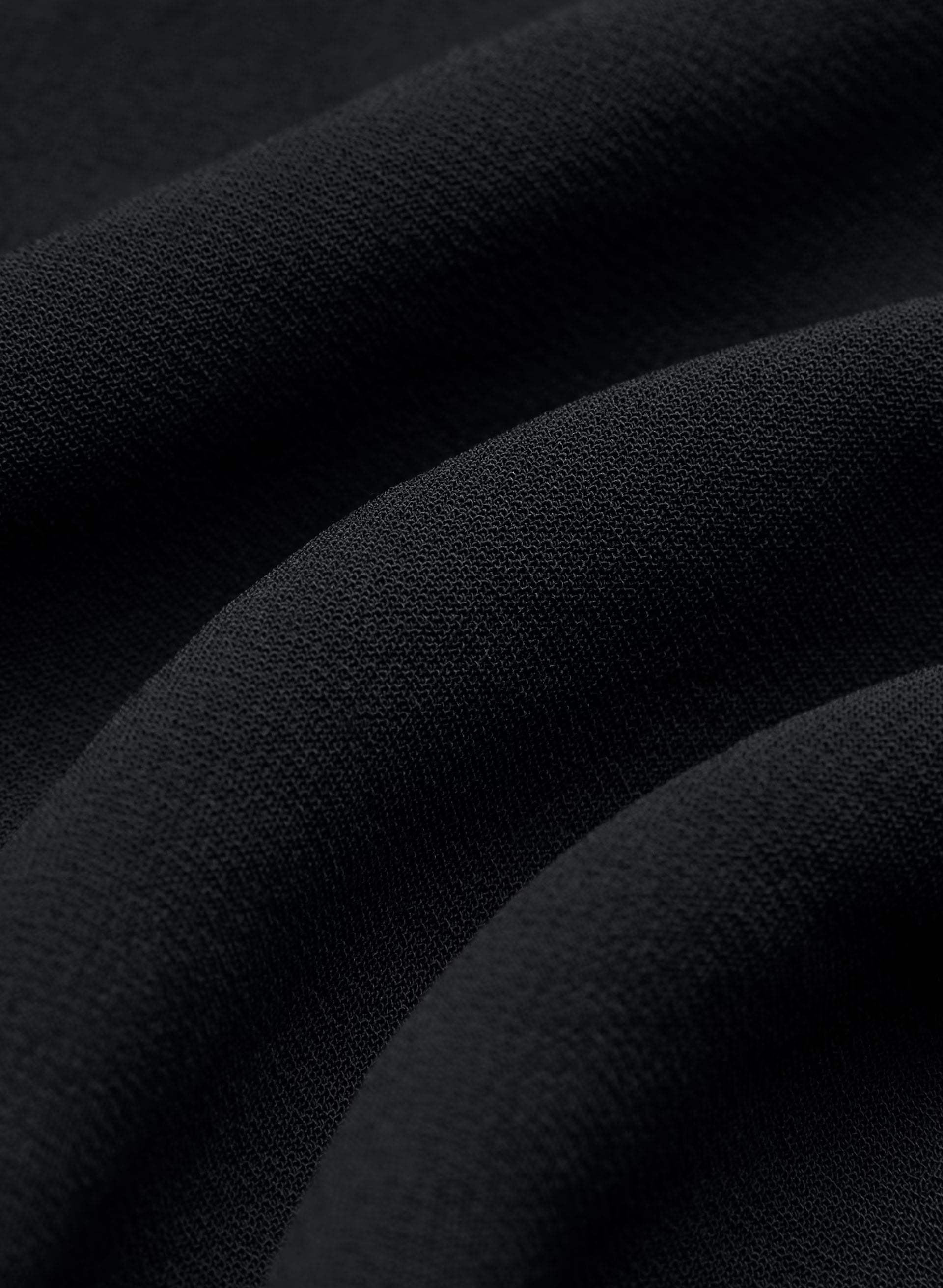 The Effortless Short™ Curve-Fit Mid-Thigh - Crepette™ - BLACK