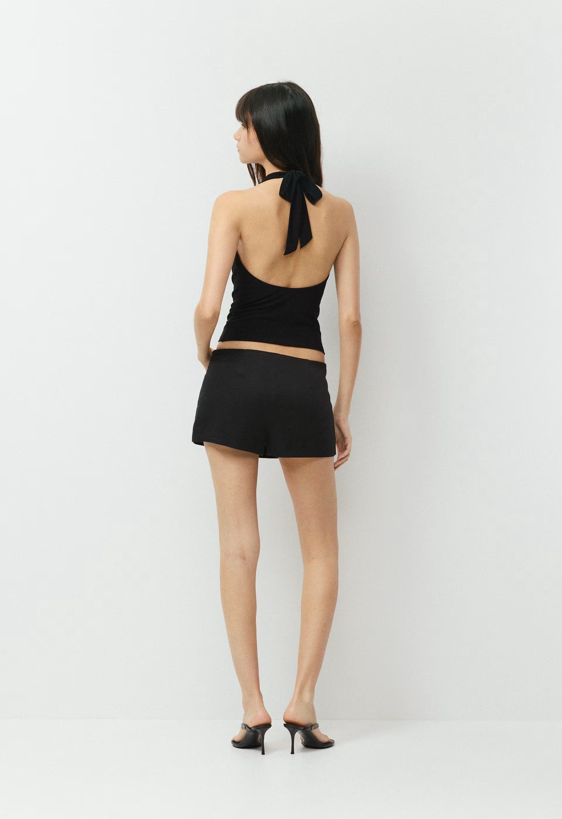 Smooth Matter™ Decanter Halter Top - BLACK/SILVER