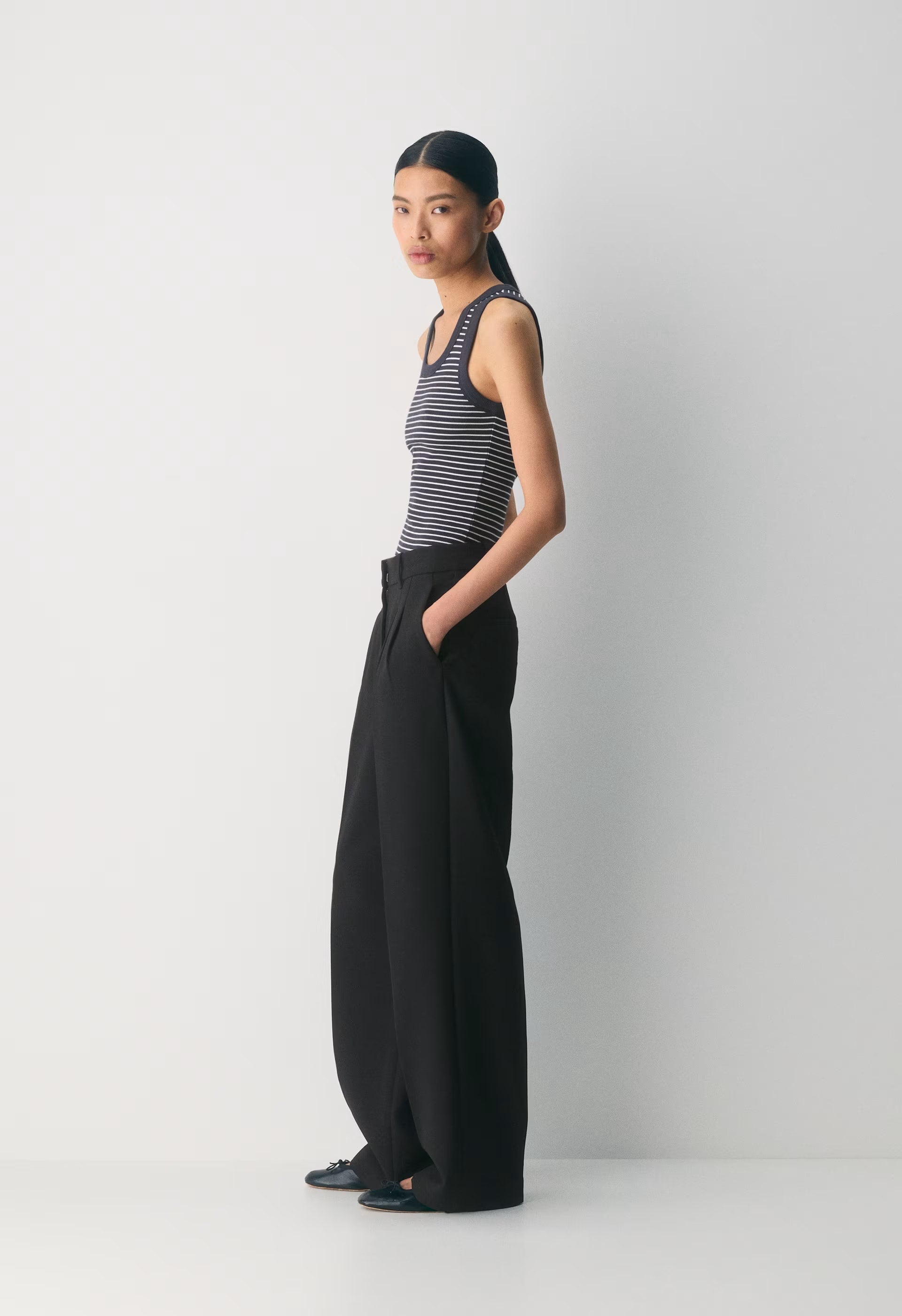 Busy Tank - DARK NIGHT NAVY/WHITE