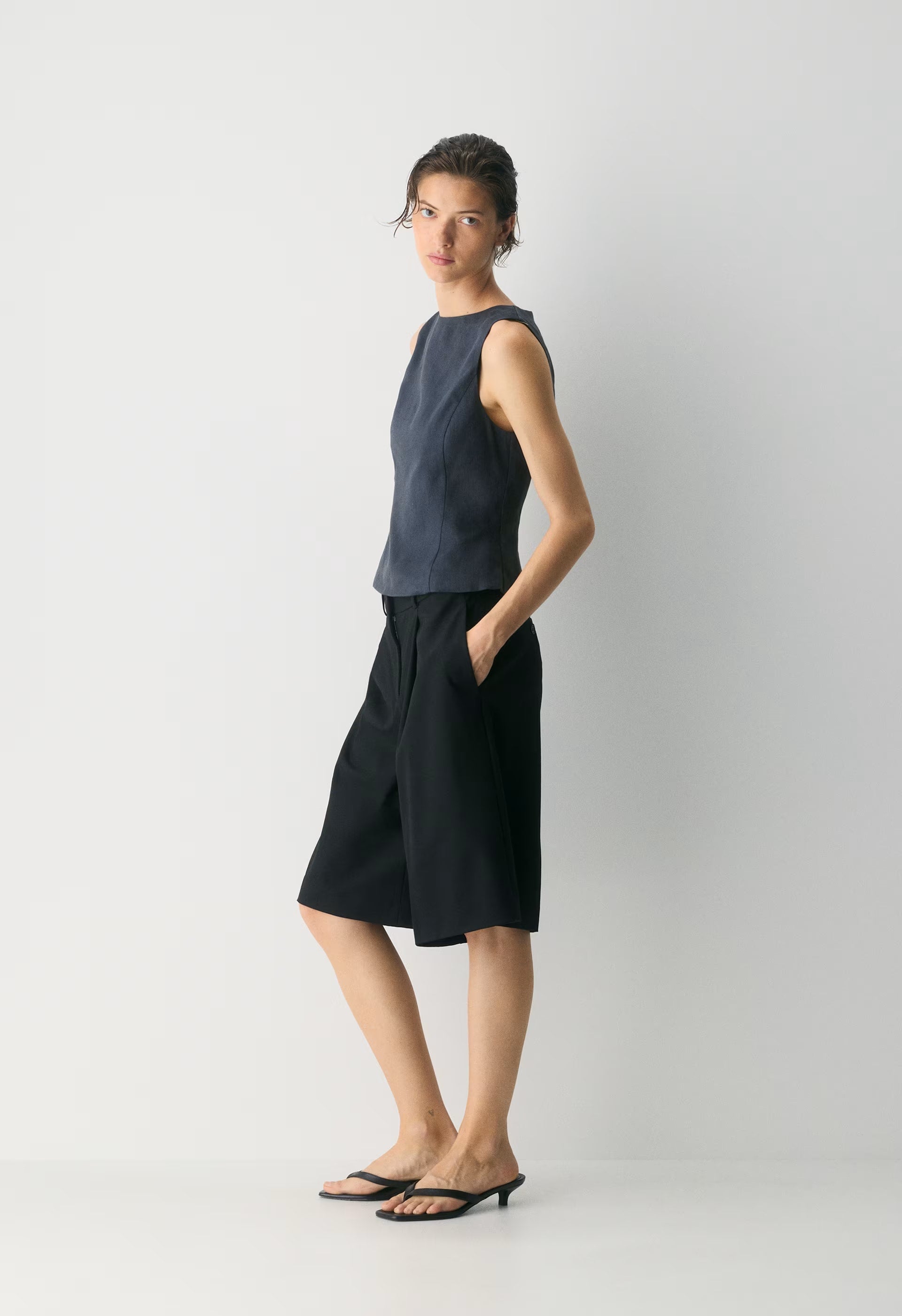 Enigma Linen Top - ADMIRAL