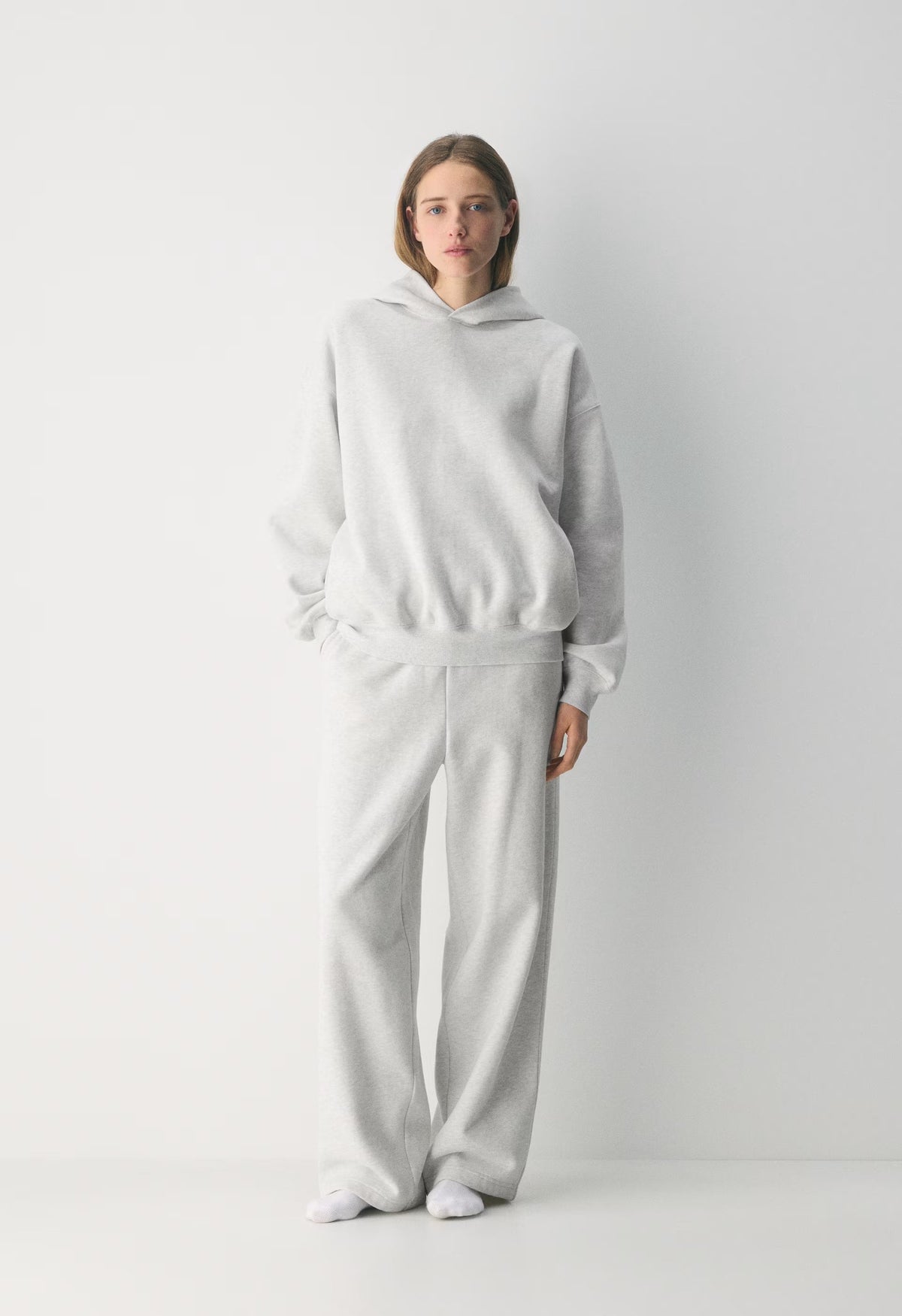 Cozy Sweatfleece Mega Hoodie - HEATHER CLOUD WHITE
