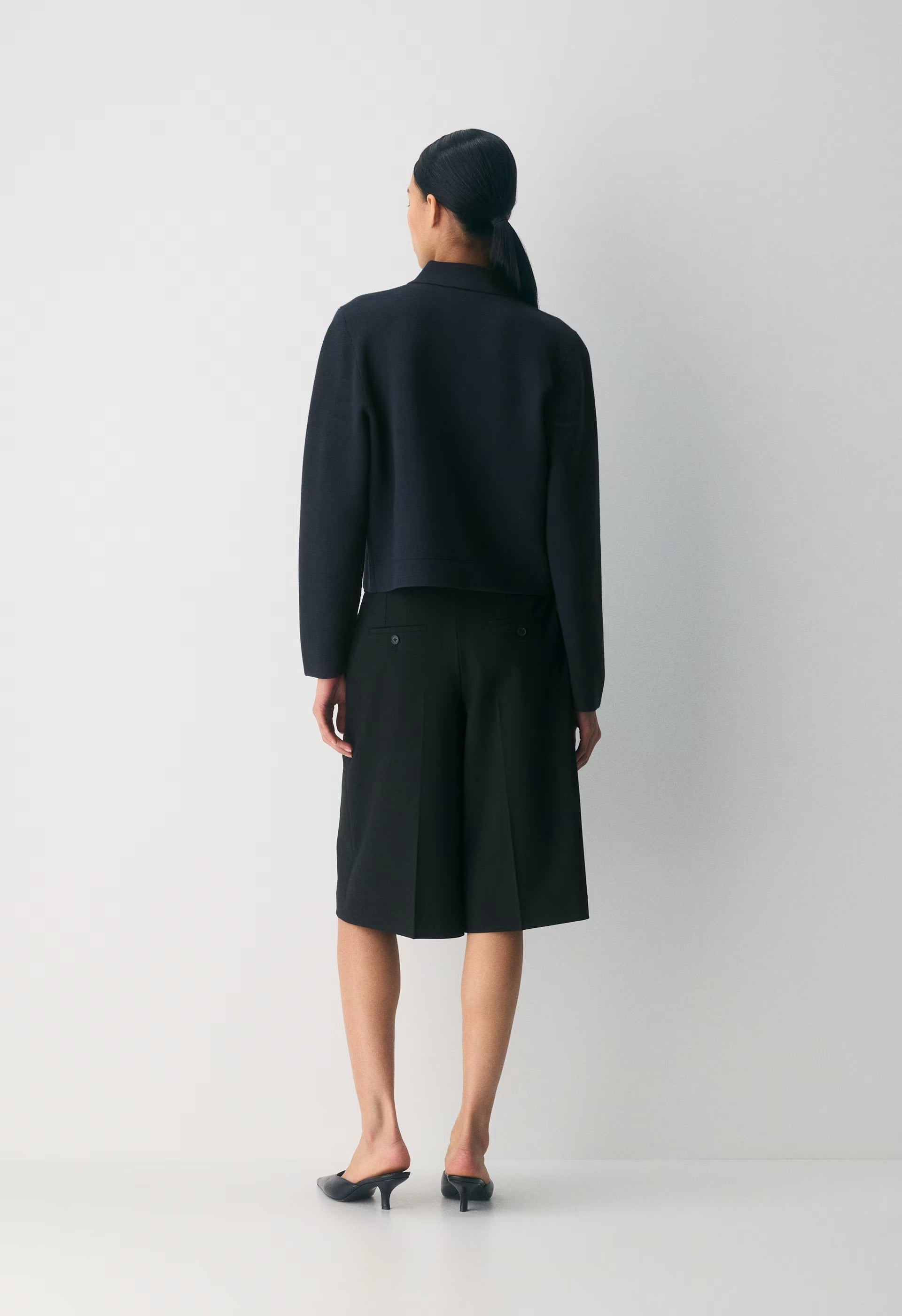 Society Cardigan - Wonder Yarn - DARK NIGHT NAVY