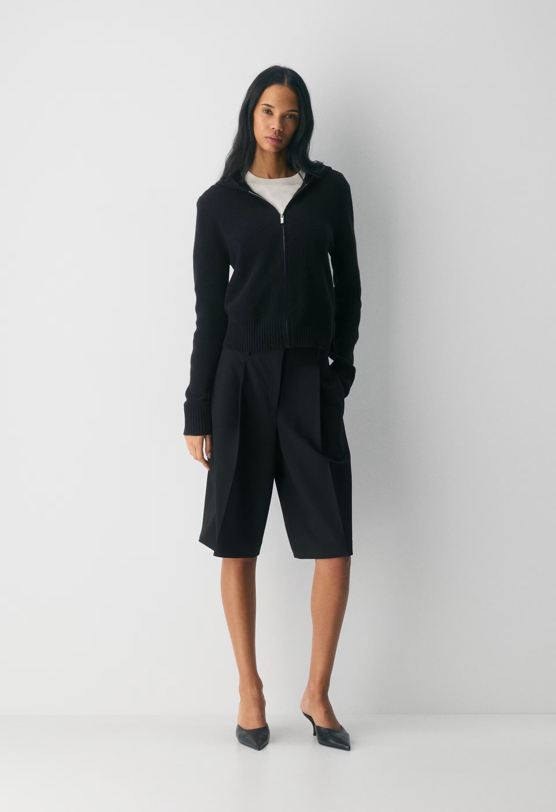 Essential Cashmere Idyllic Zip Hoodie - BLACK