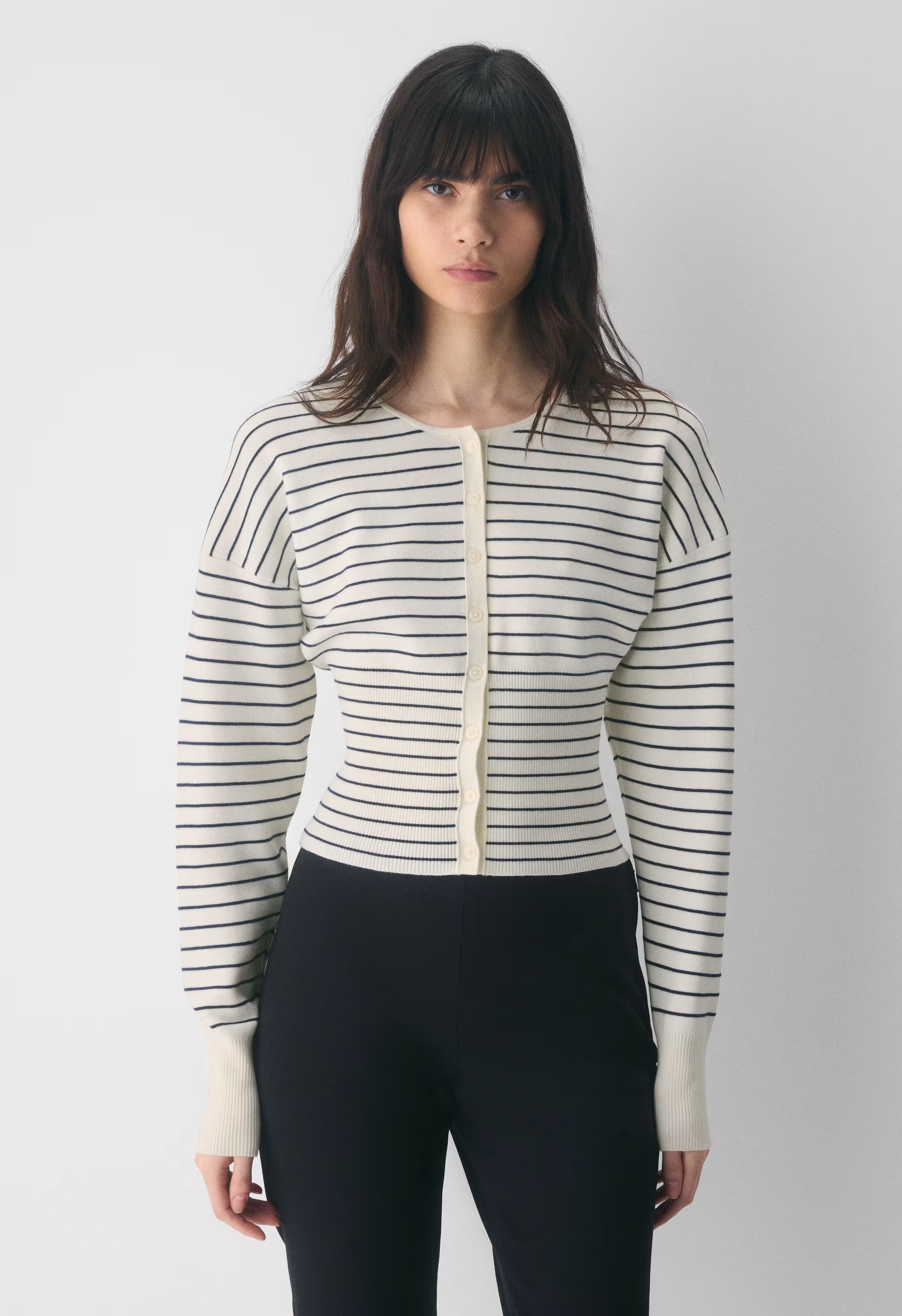 Golightly Cardigan - Wonder Yarn - LT BIRCH/ ADMIRAL