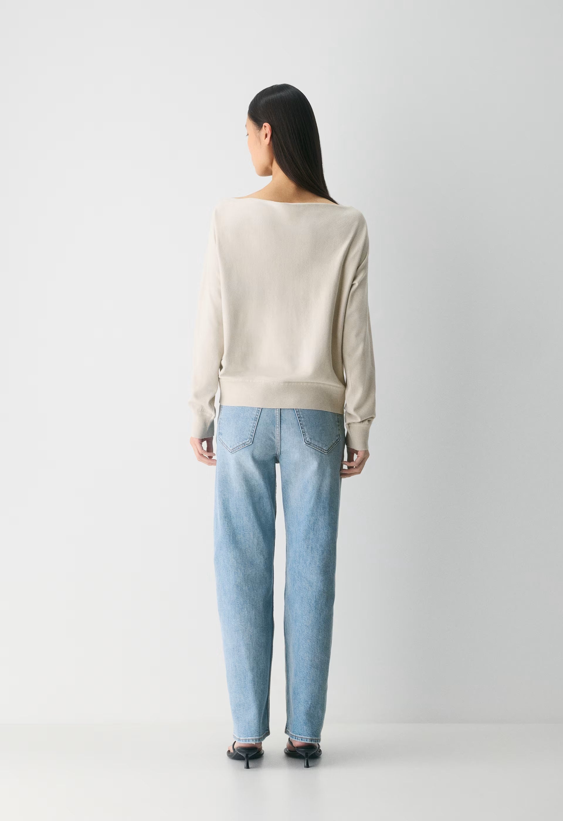 Inspiration Sweater - Wonder Yarn - METROPOLIS BEIGE