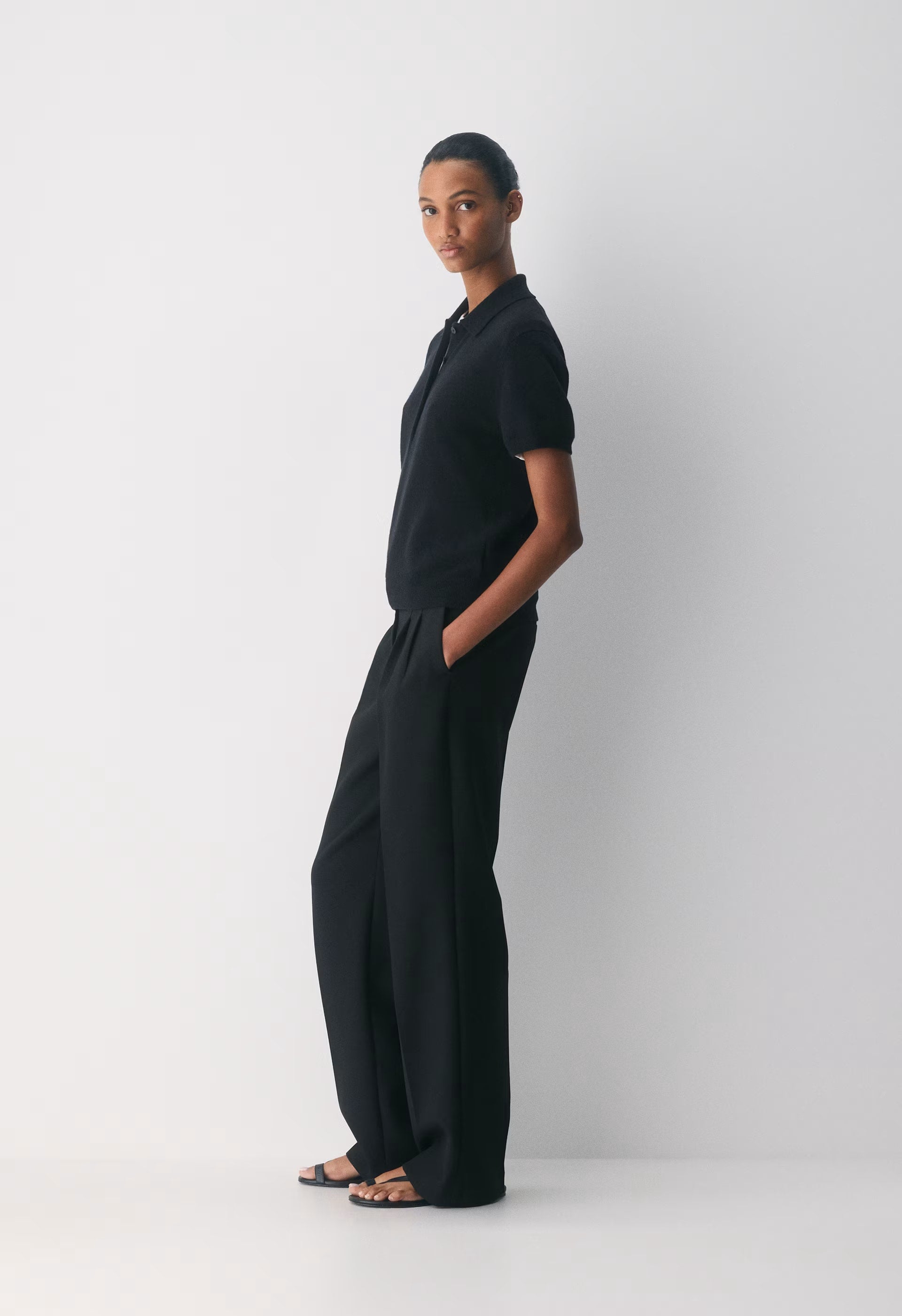 Bare Cashmere Cellini Shortsleeve Sweater - BLACK
