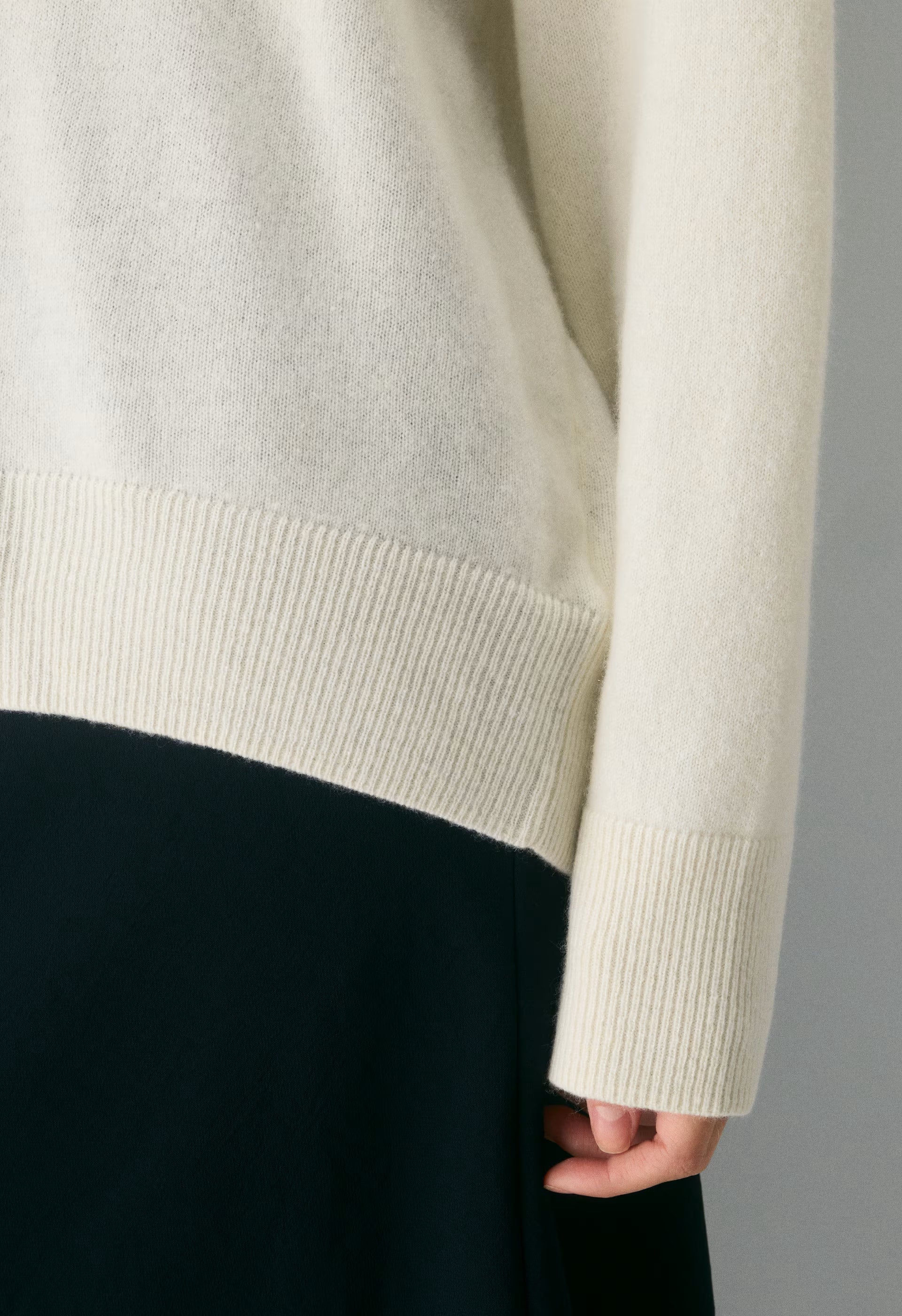 Bare Cashmere Meticulous Sweater - LIGHT BIRCH