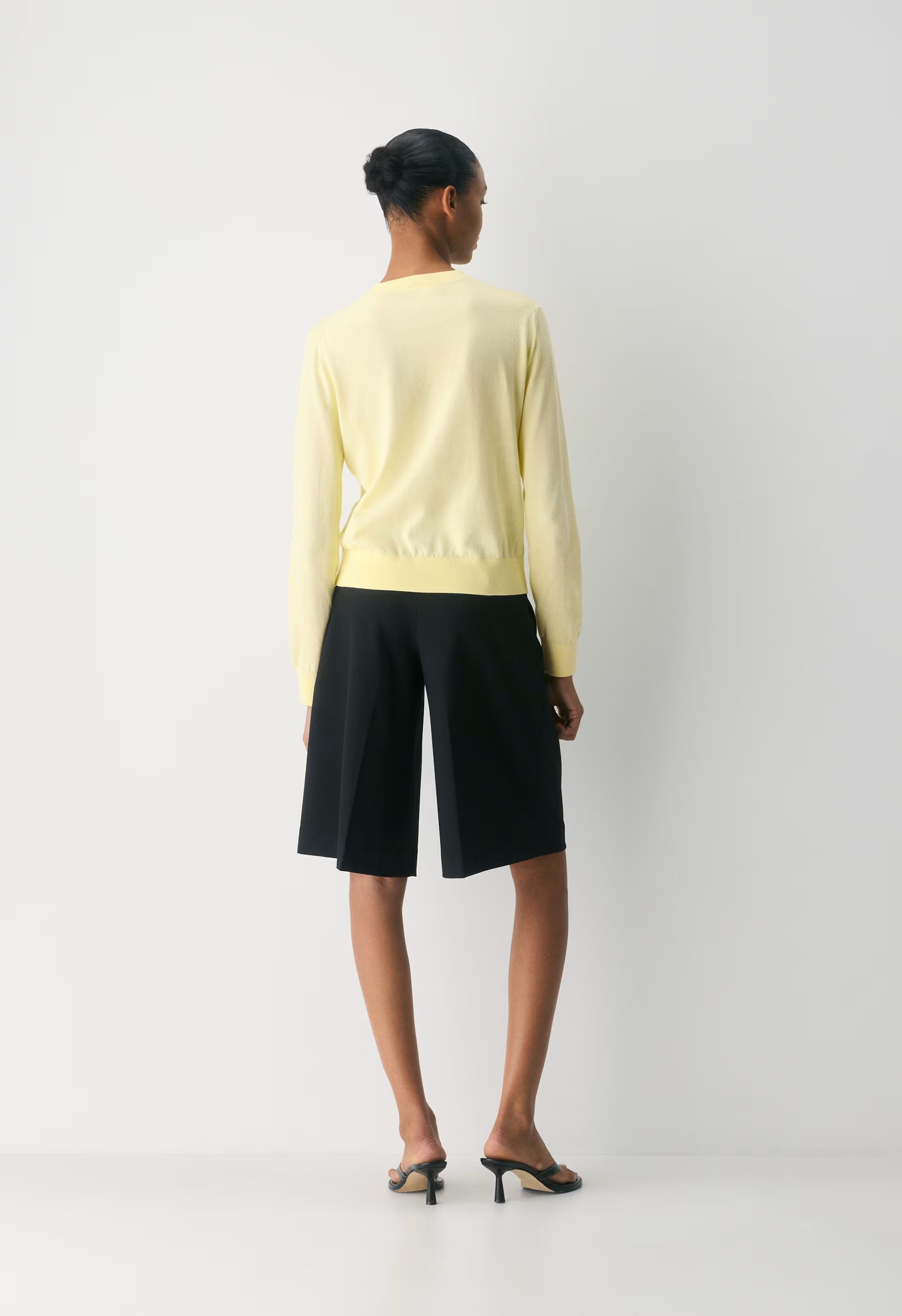 Noteworthy Cardigan - LT BRCH/MTRPLS TP