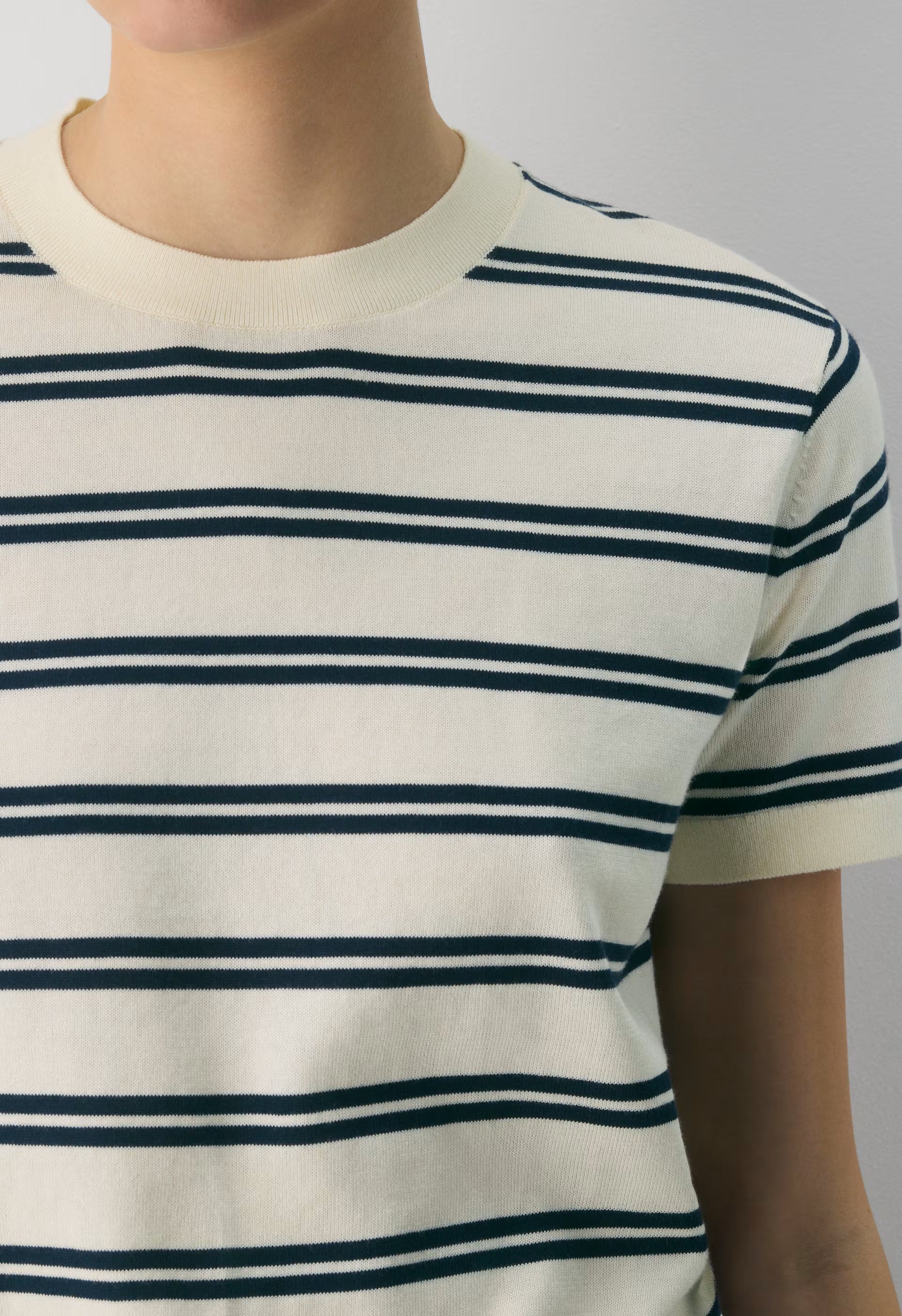 Bloor Shortsleeve Sweater - LT BIRCH/ ADMIRAL