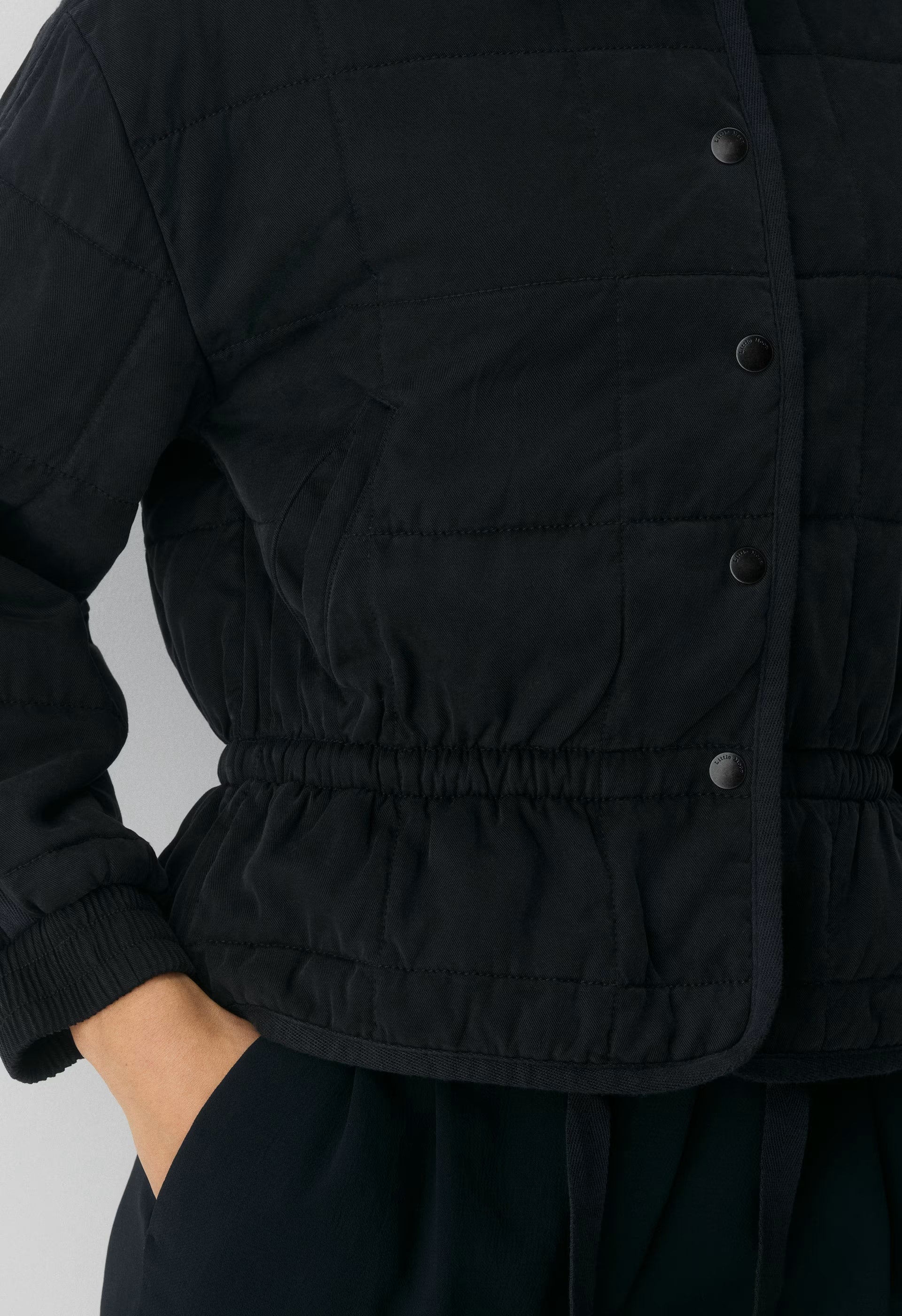 Quest Bomber - SUN-FADED BLACK