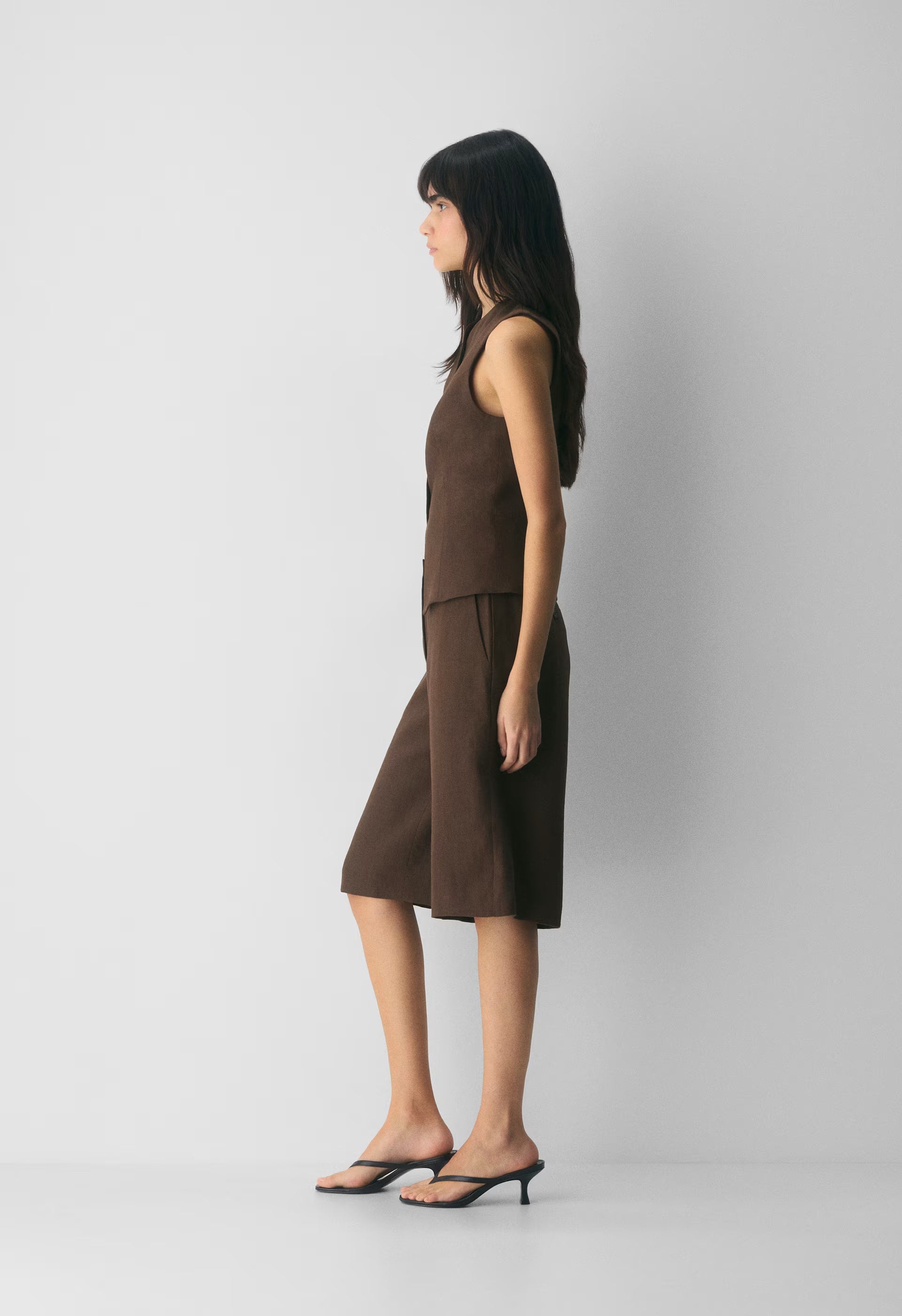 Regal Vest - PowerLinen™ - RICH MOCHA BROWN