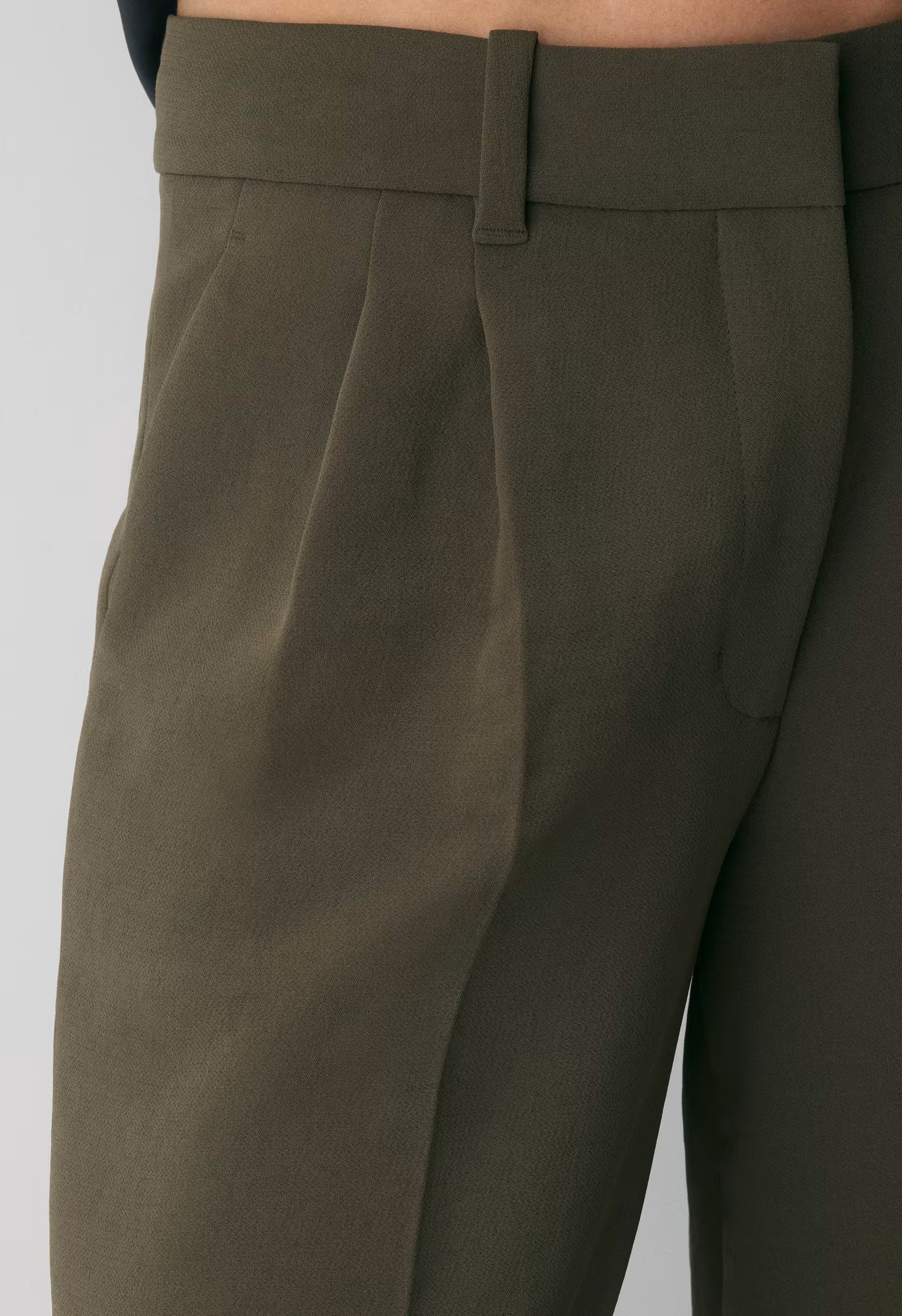 The Effortless Pant™ Lo-Rise - Crepette™ - DARK OLIVE