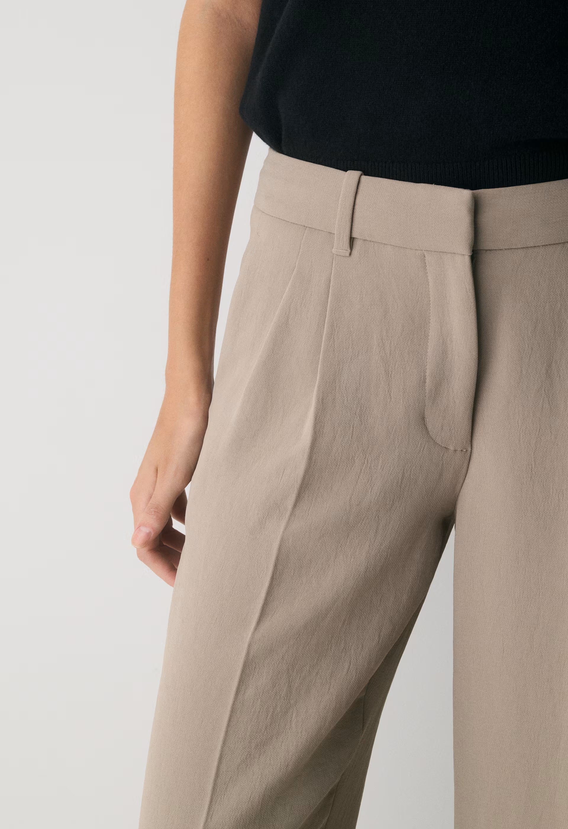 The Effortless Pant™ Lo-Rise - Crepette™ - NOMAD TAUPE