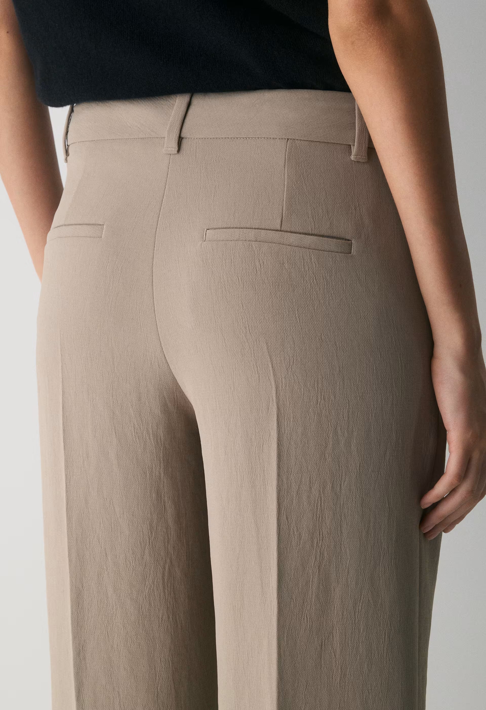 The Effortless Pant™ Lo-Rise - Crepette™ - NOMAD TAUPE