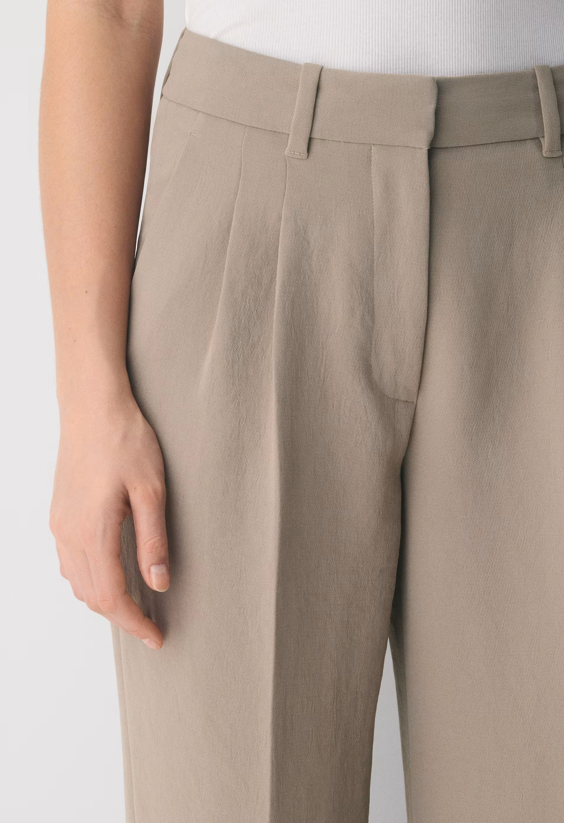 The Effortless Pant™ Curve-Fit - Crepette™ - BLACK