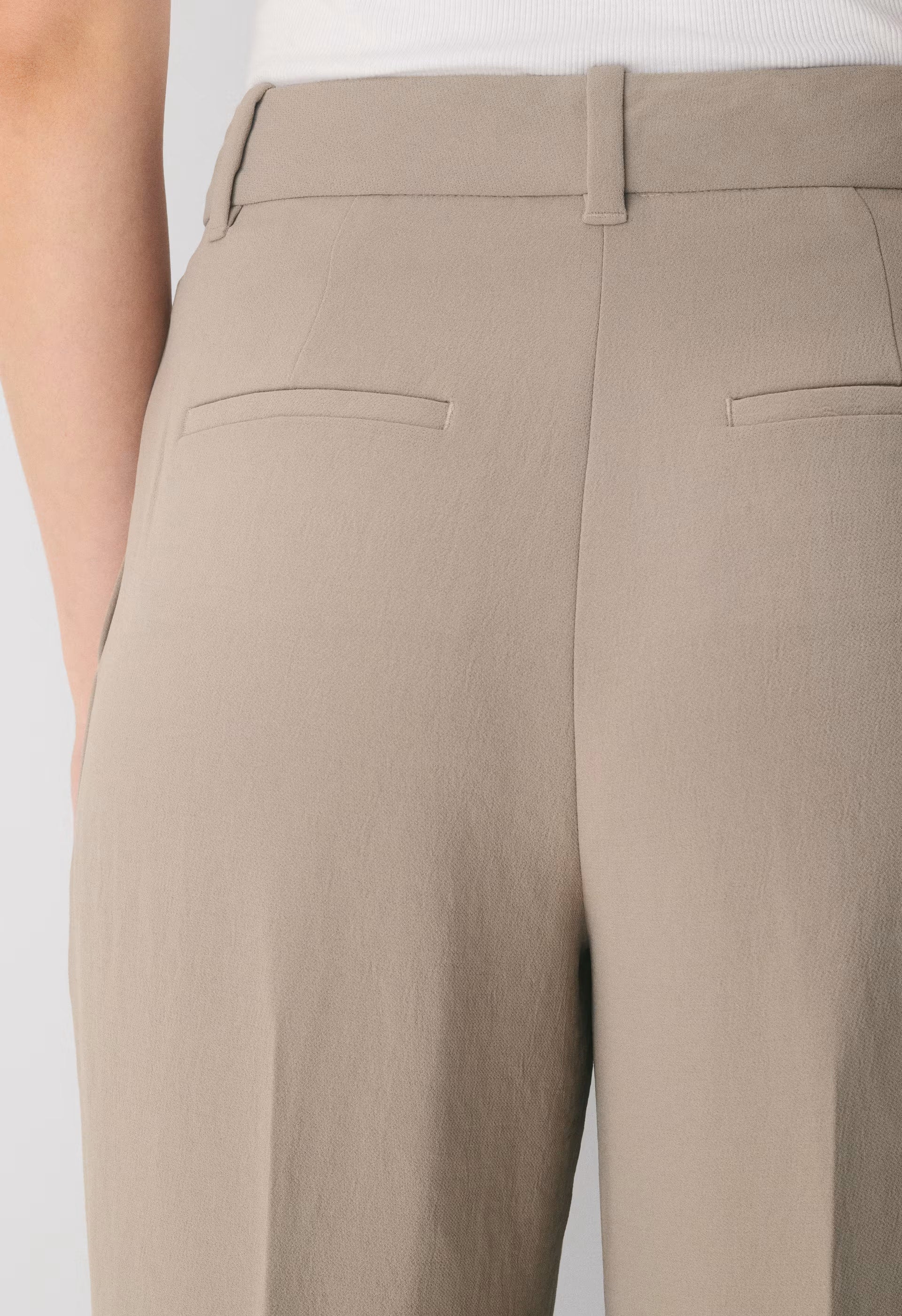 The Effortless Pant™ Curve-Fit - Crepette™ - NOMAD TAUPE