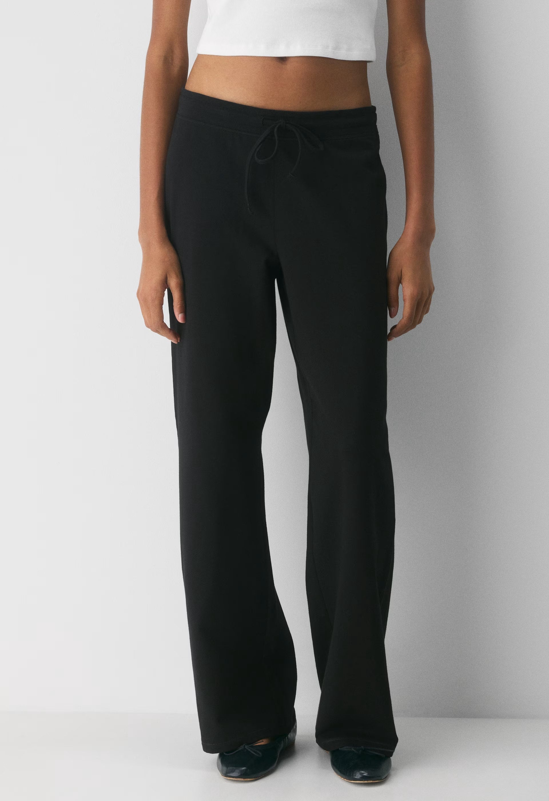 HomeStretch™ Smooth Kickback Pant - BLACK
