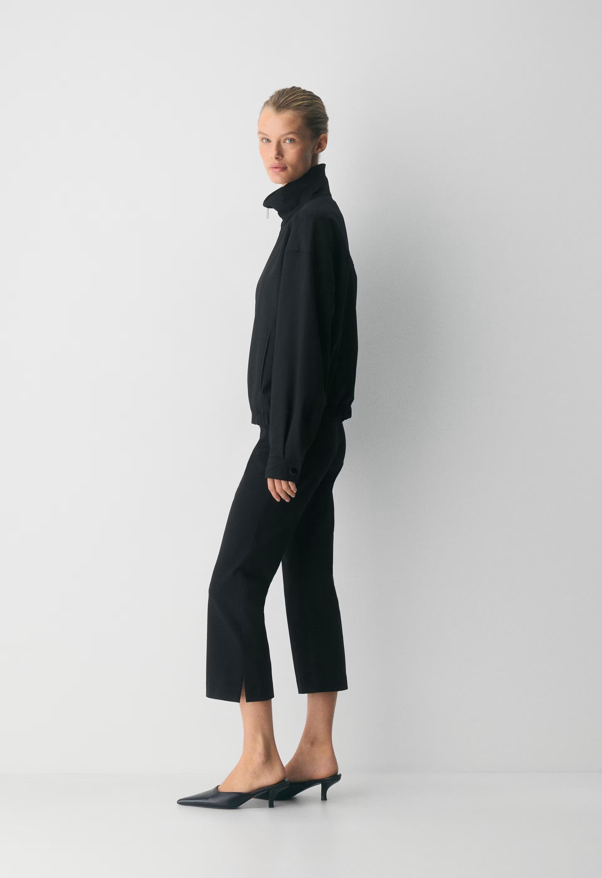 Carmen Capri - BLACK